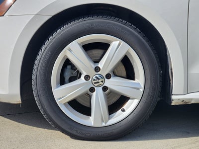 2013 Volkswagen Passat Base