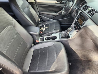 2013 Volkswagen Passat Base