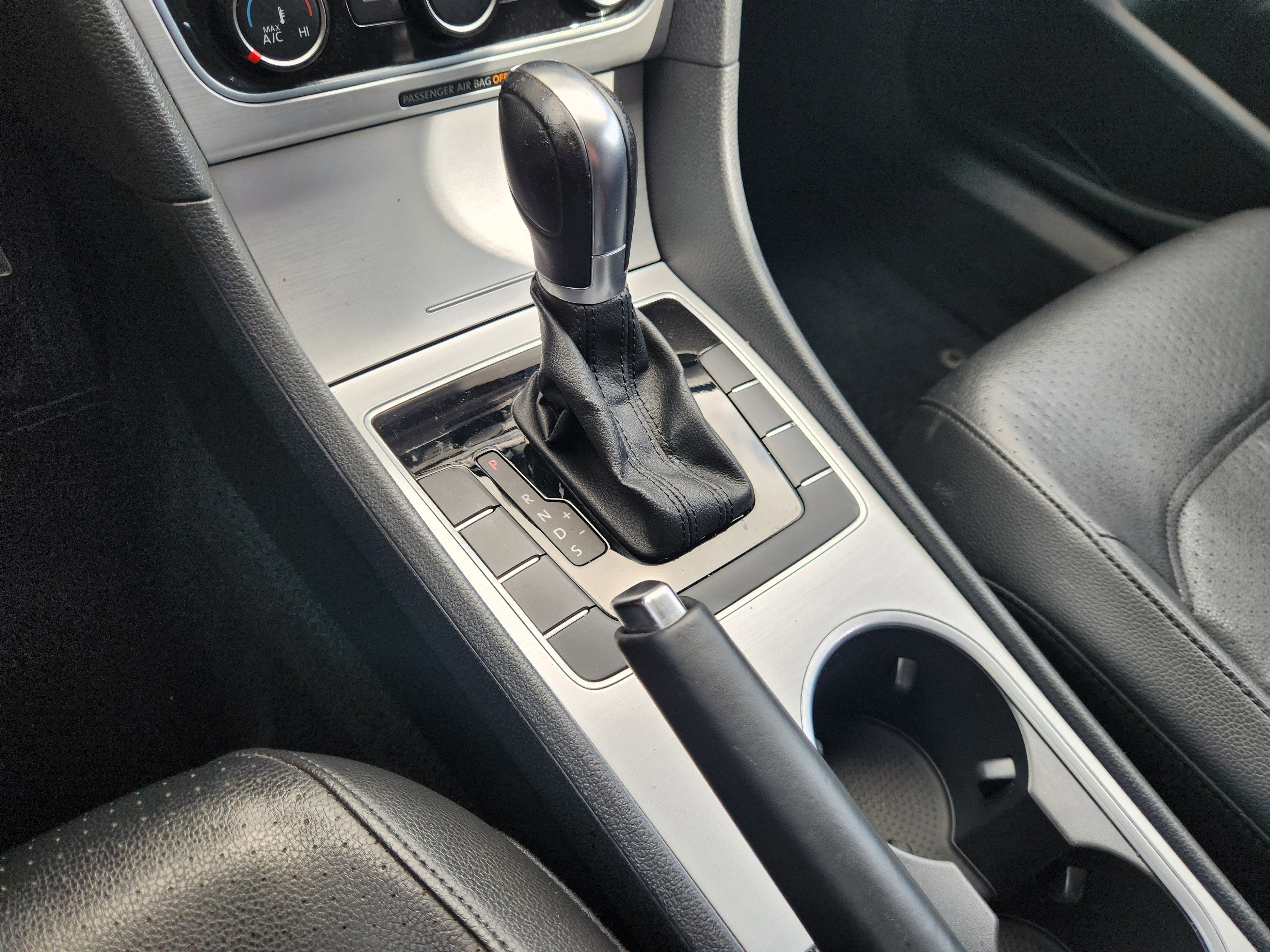 2013 Volkswagen Passat Base