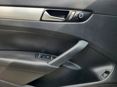 2013 Volkswagen Passat Base