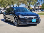 2017 Volkswagen Passat R-Line w/Comfort Pkg