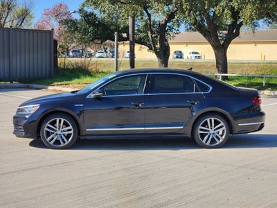 2017 Volkswagen Passat R-Line w/Comfort Pkg