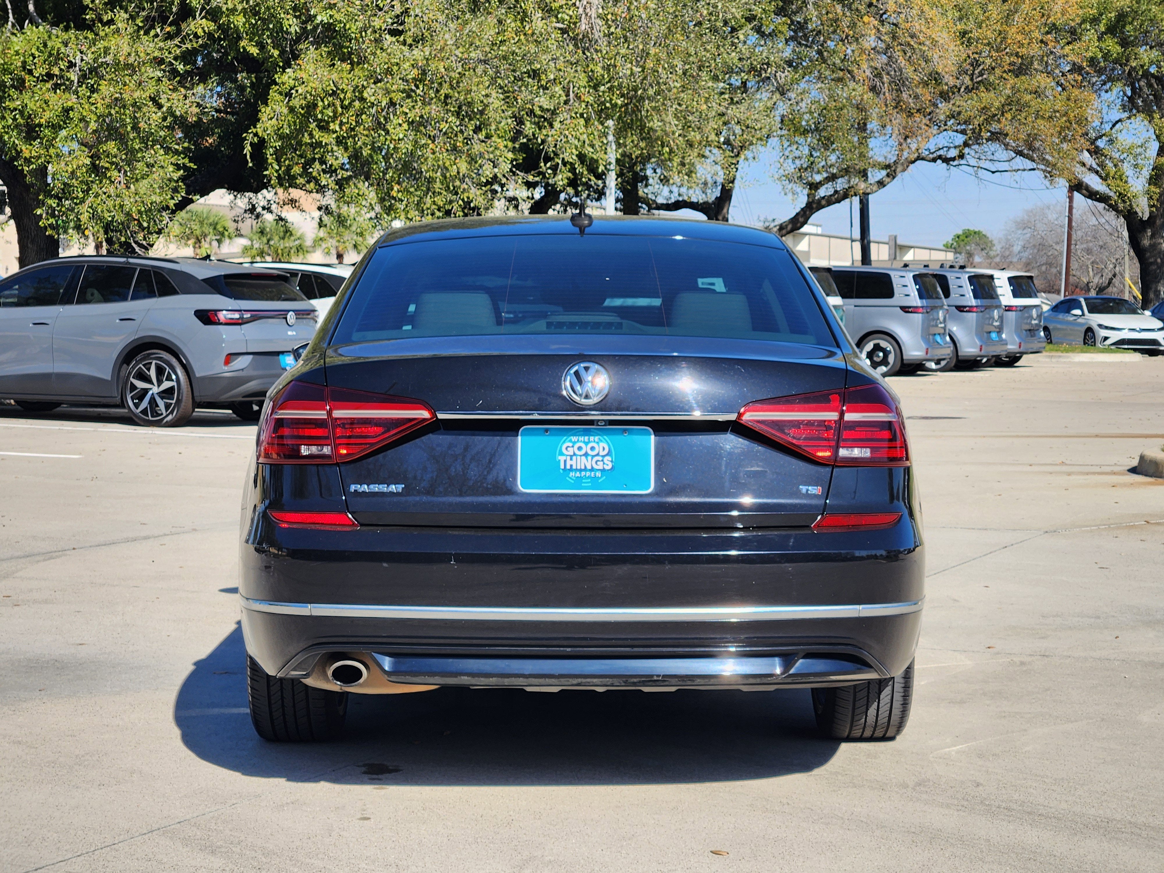 2017 Volkswagen Passat R-Line w/Comfort Pkg
