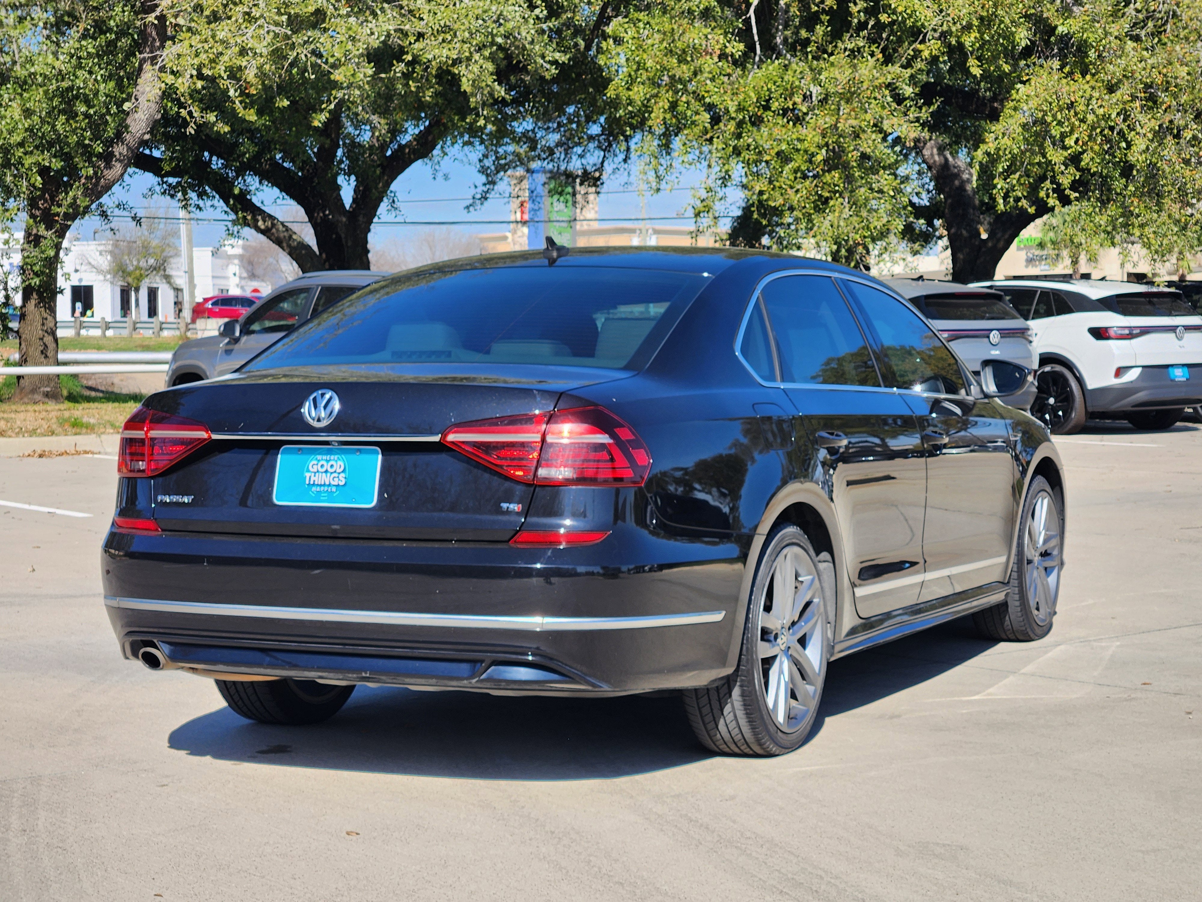2017 Volkswagen Passat R-Line w/Comfort Pkg