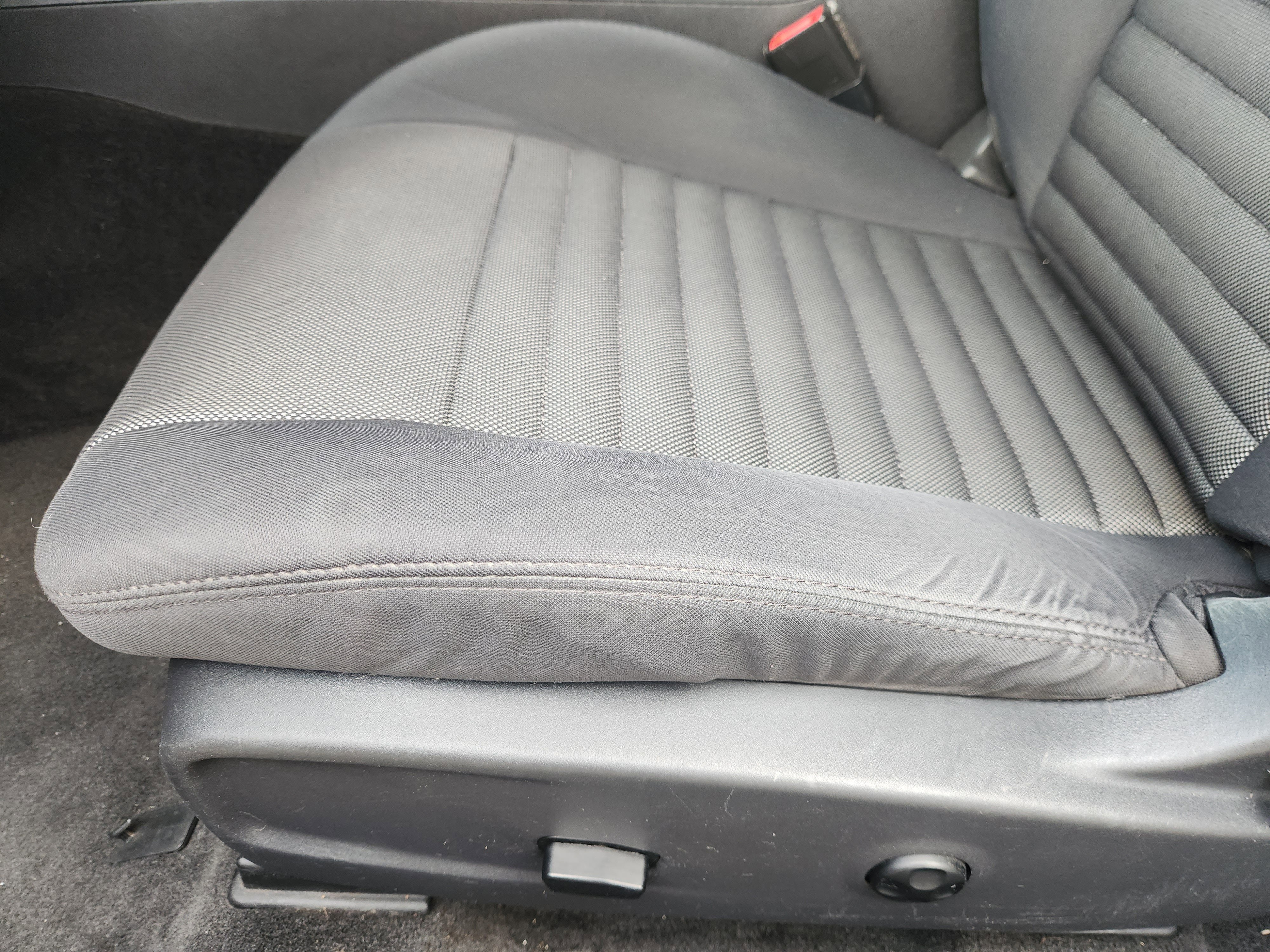 2013 Dodge Challenger Base