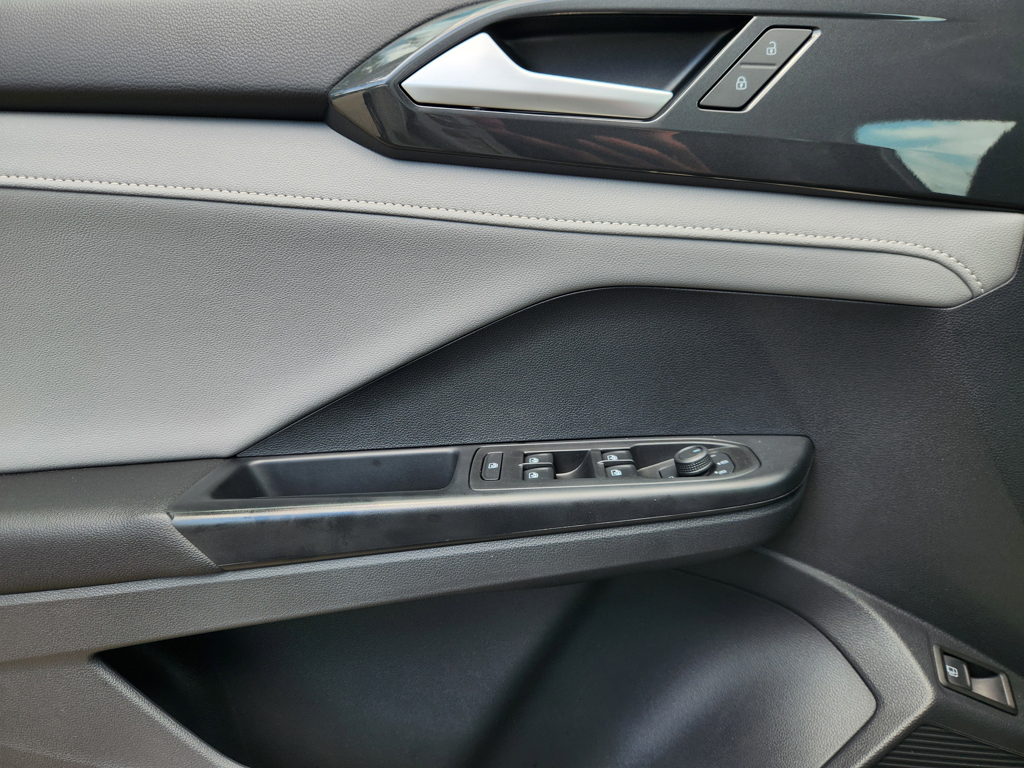 2023 Volkswagen Taos SEL