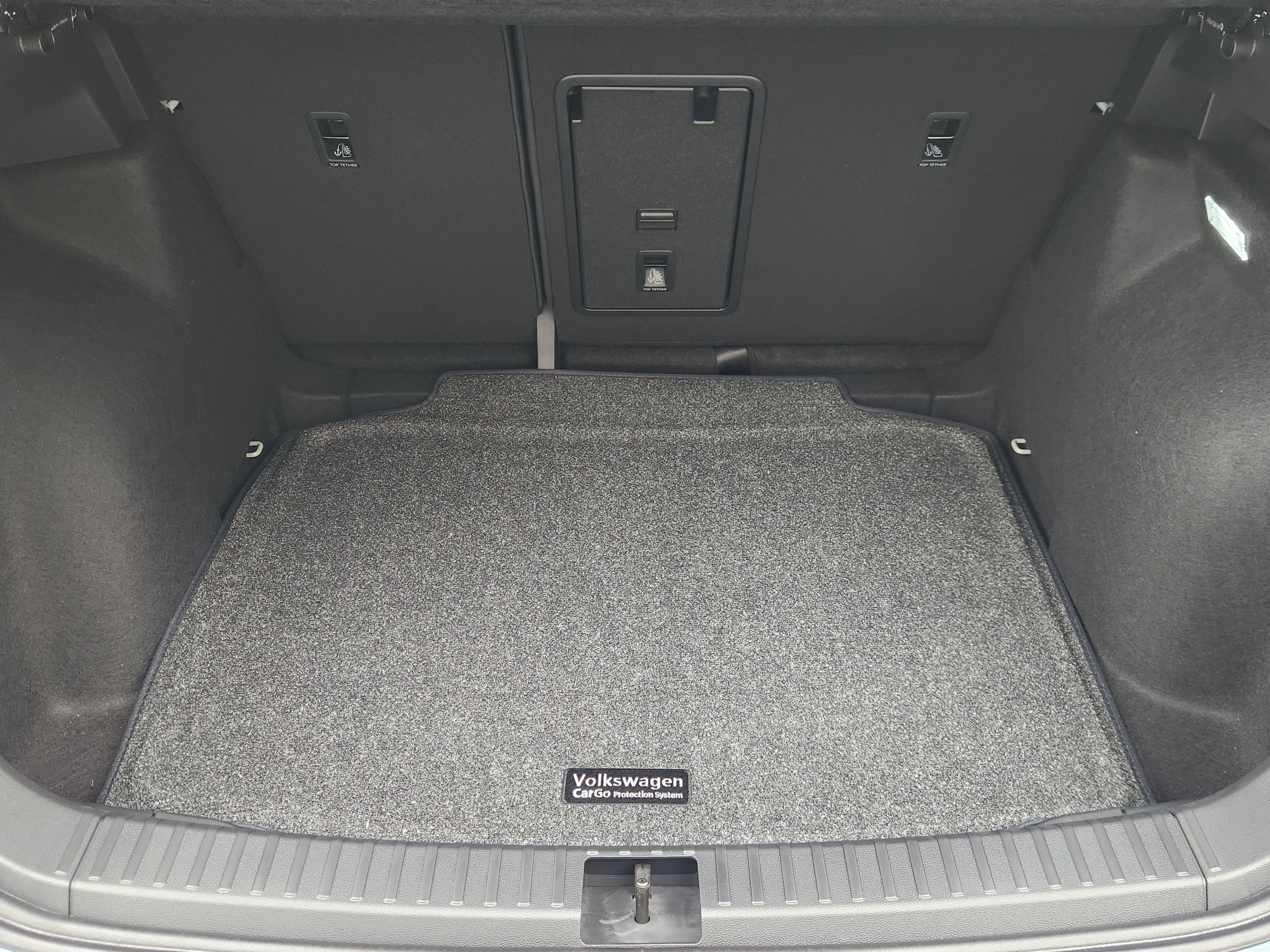 2026 Volkswagen Taos SE Black