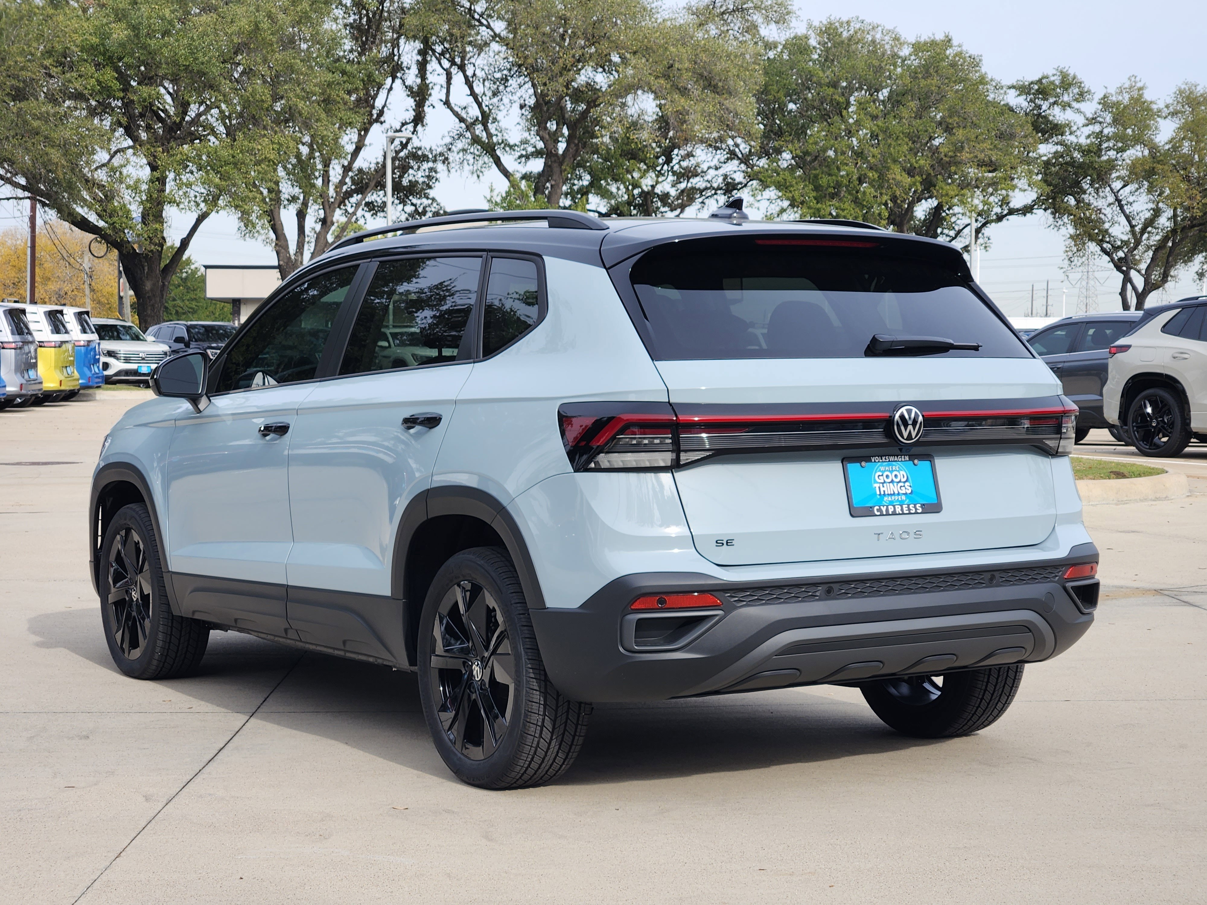 2026 Volkswagen Taos SE Black