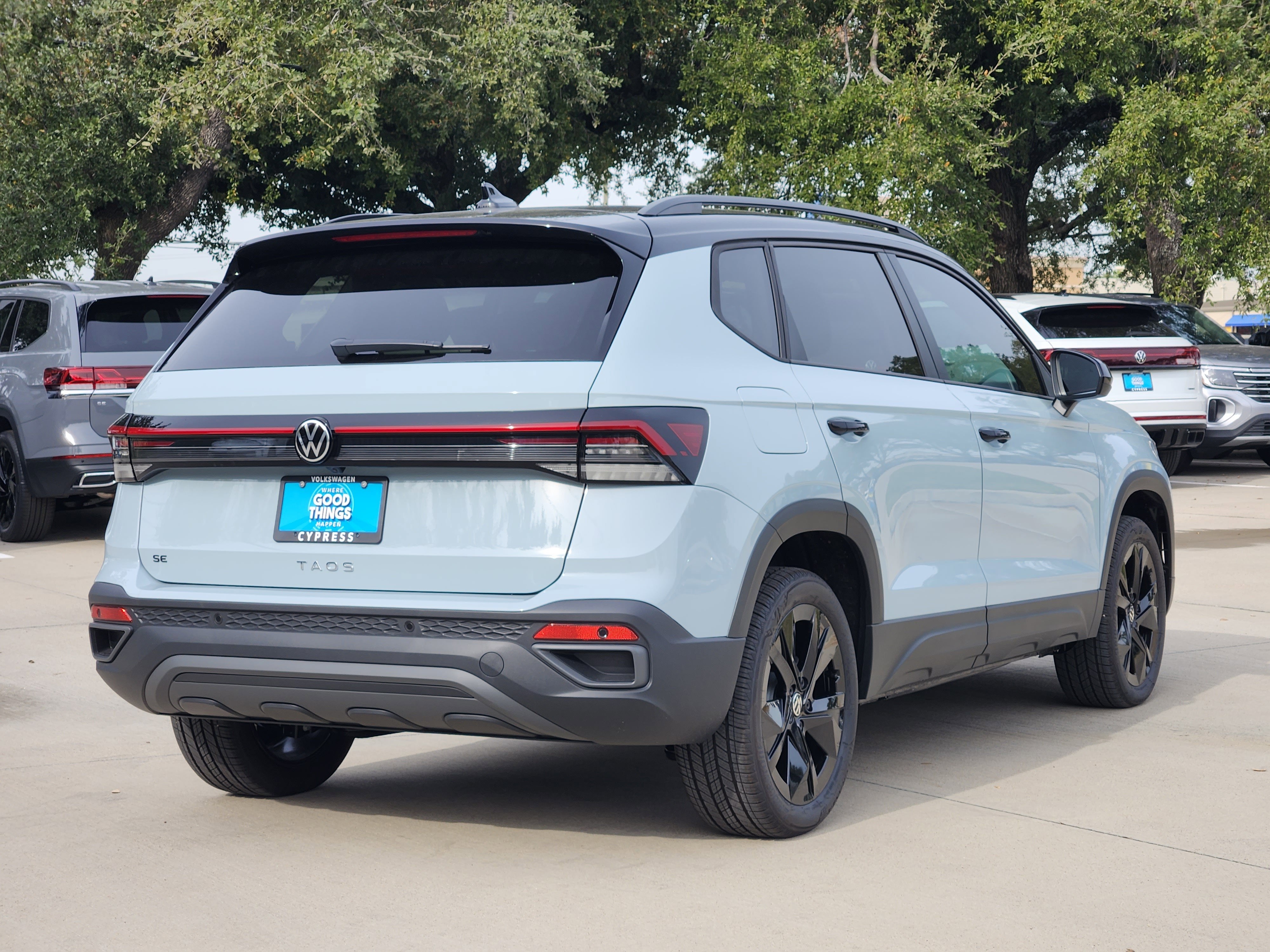 2026 Volkswagen Taos SE Black