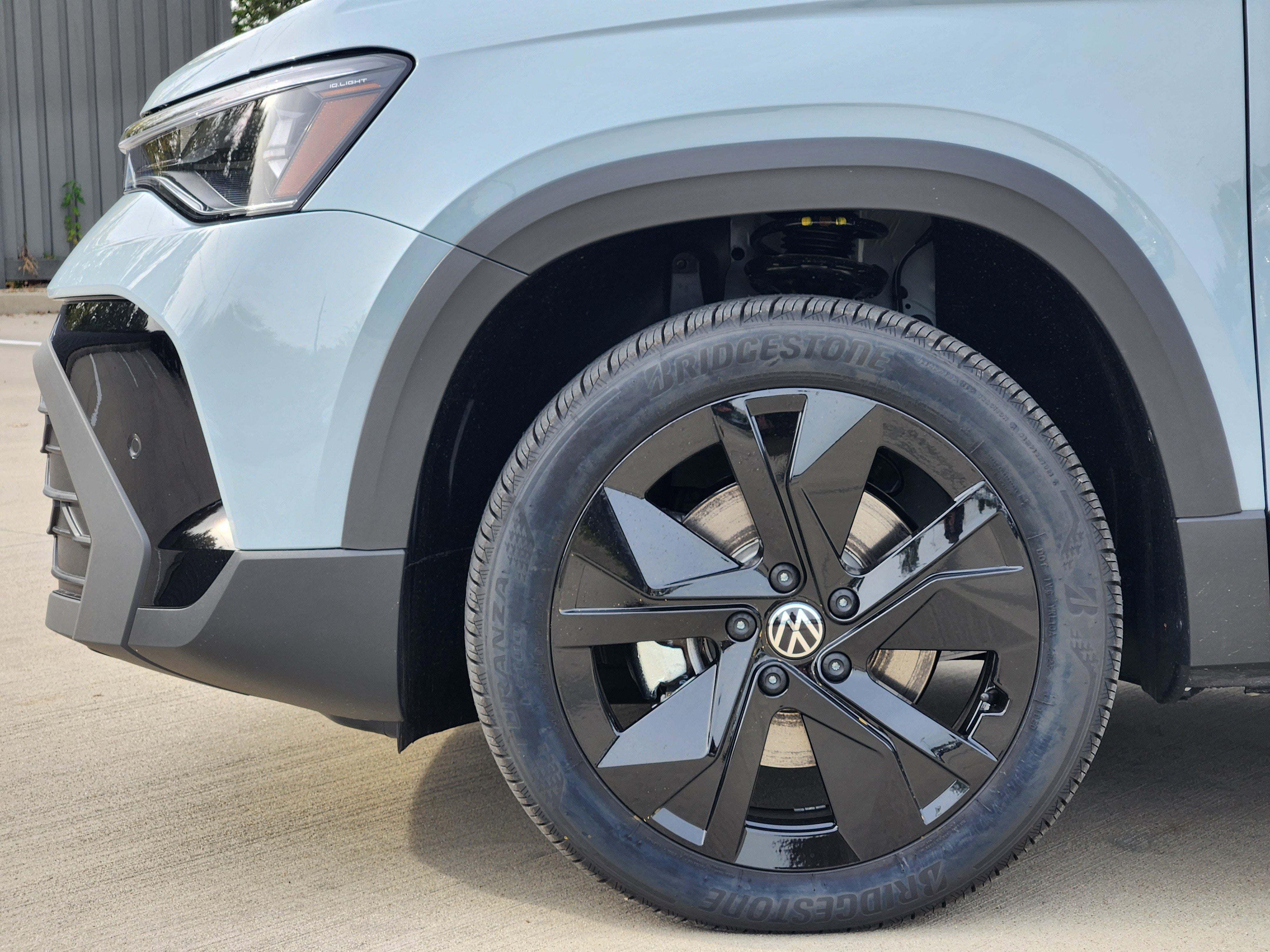 2026 Volkswagen Taos SE Black