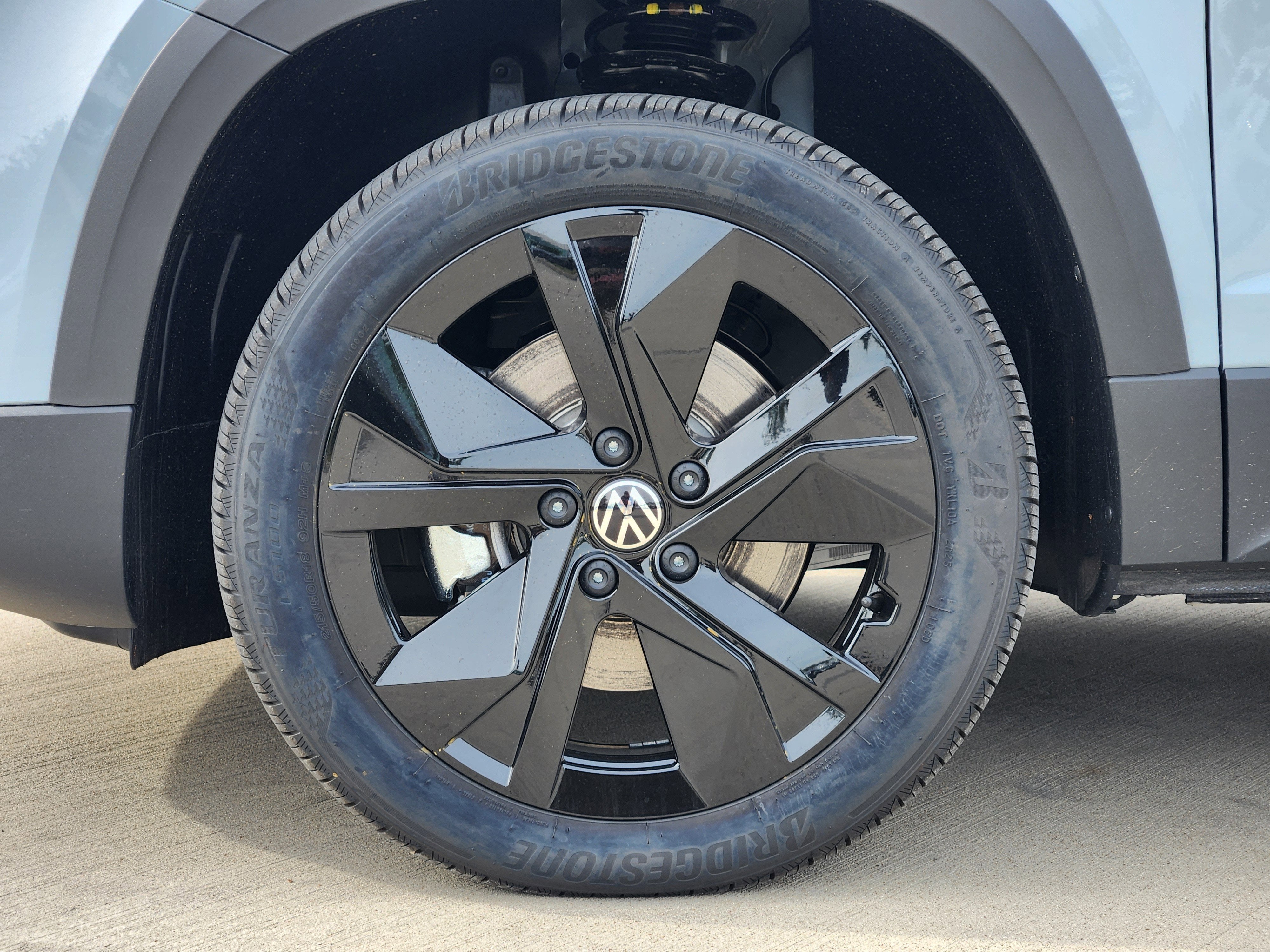 2026 Volkswagen Taos SE Black