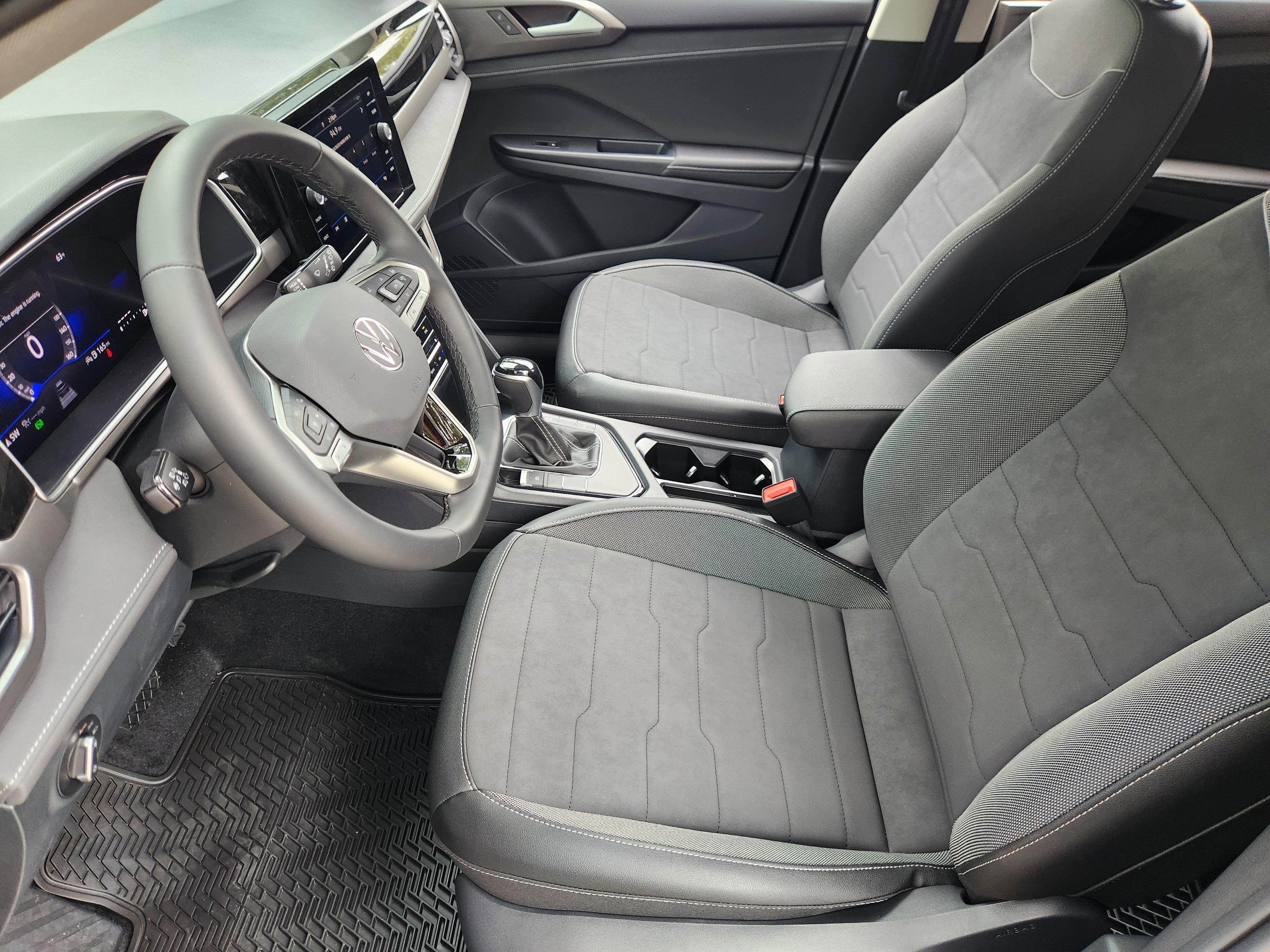 2026 Volkswagen Taos SE Black