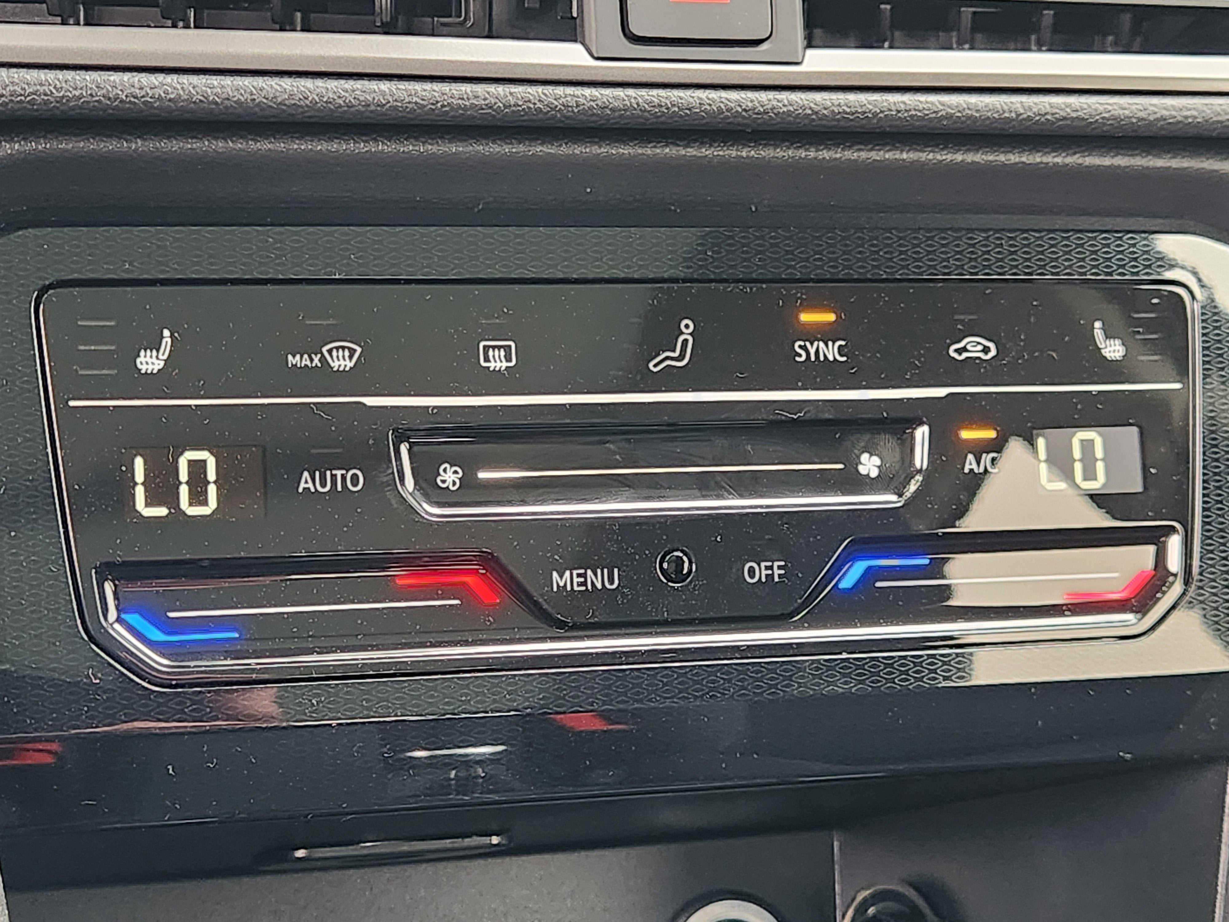 2026 Volkswagen Taos SE Black