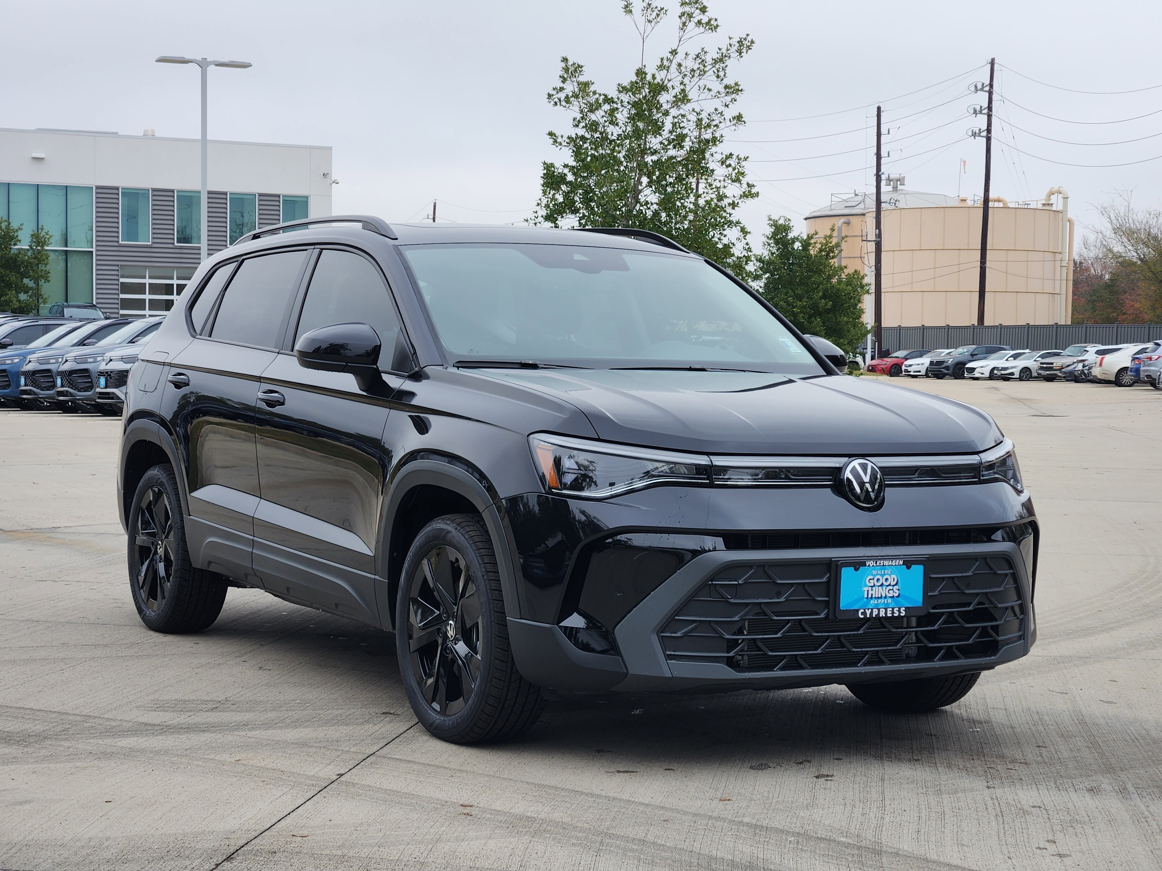 2026 Volkswagen Taos SE Black