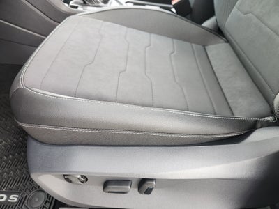 2026 Volkswagen Taos SE Black