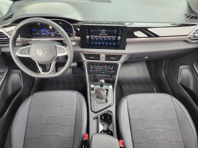 2026 Volkswagen Taos SE Black