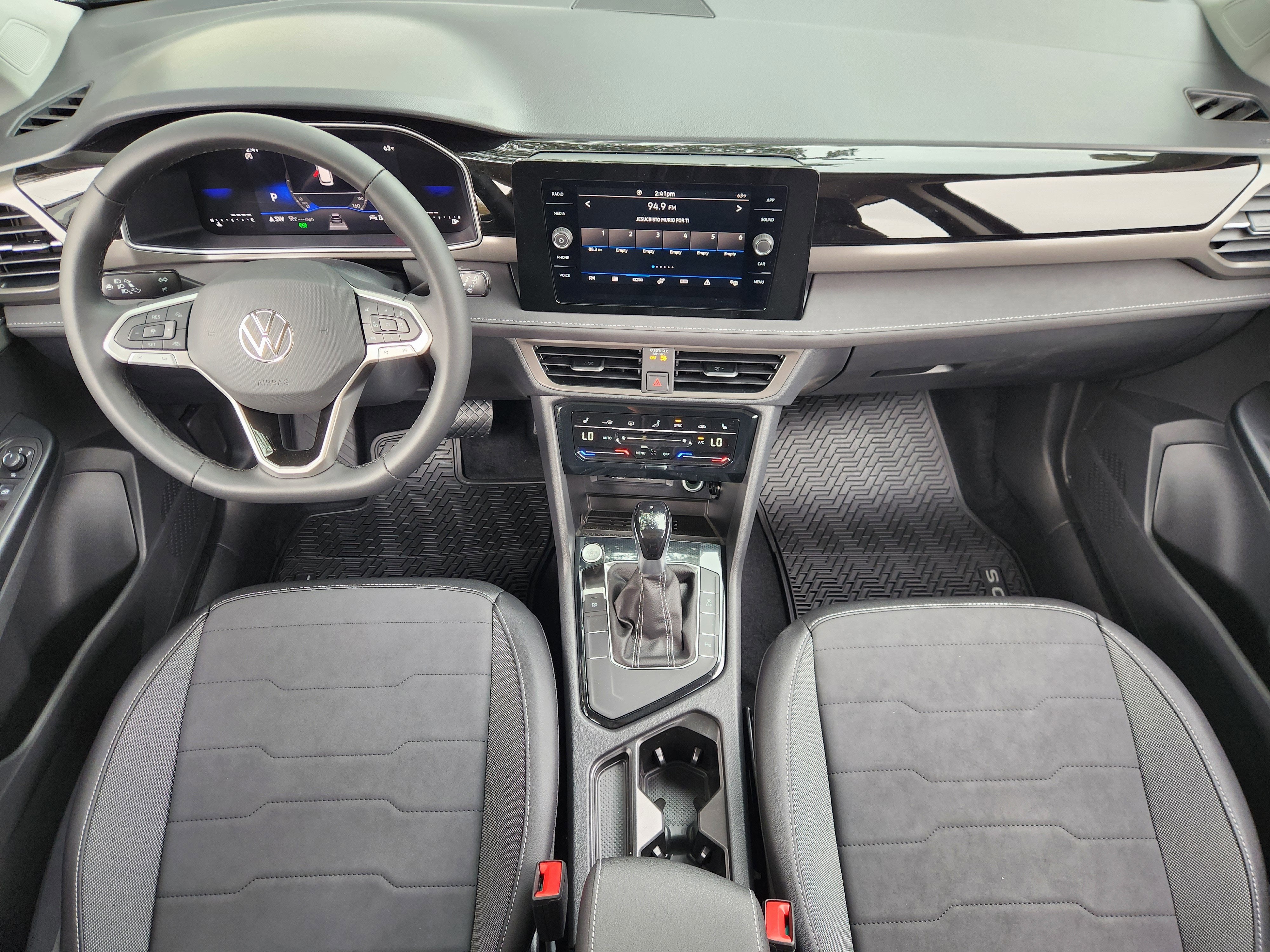 2026 Volkswagen Taos SE Black