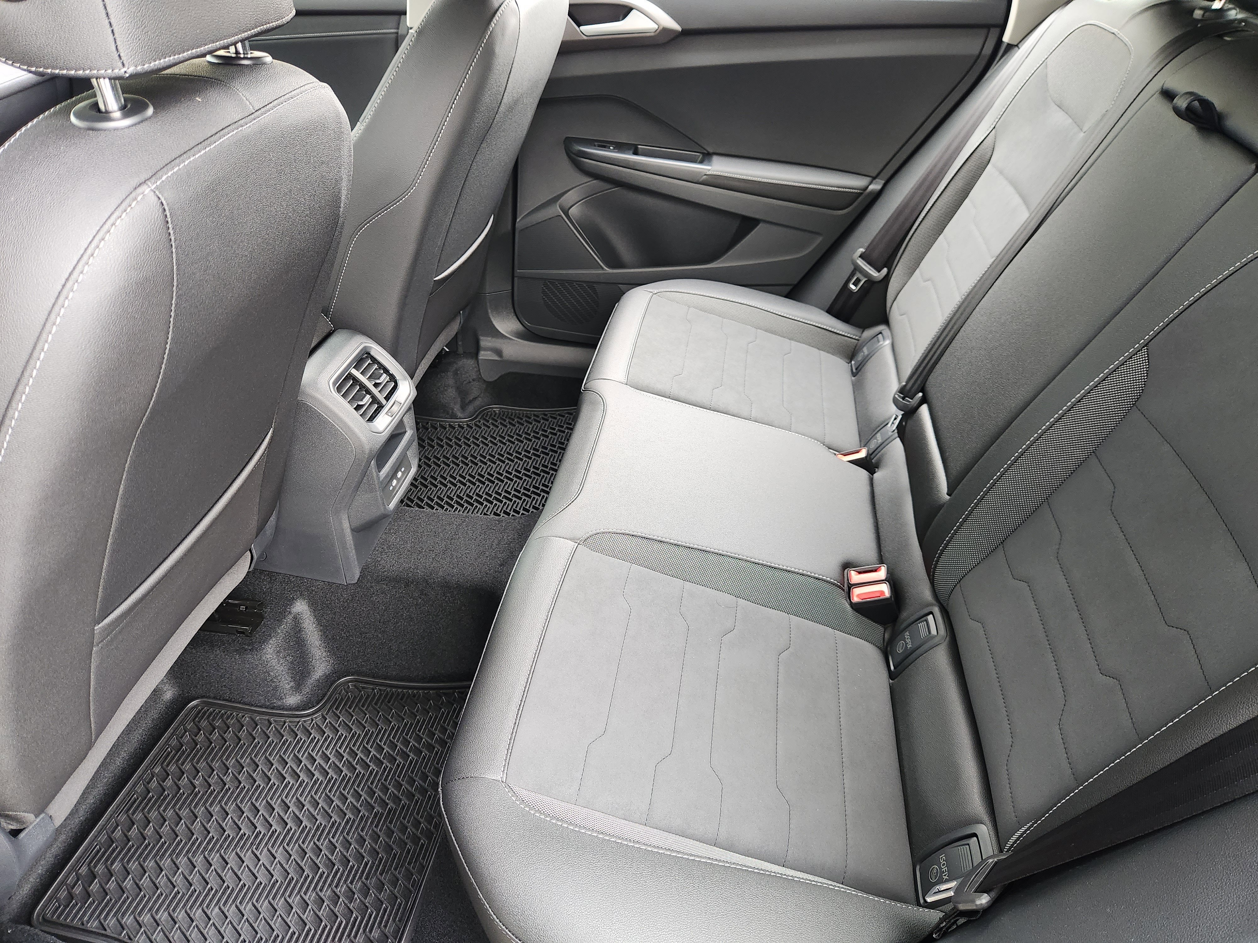 2026 Volkswagen Taos SE Black