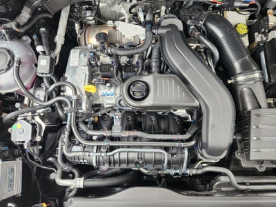 2026 Volkswagen Taos SE Black