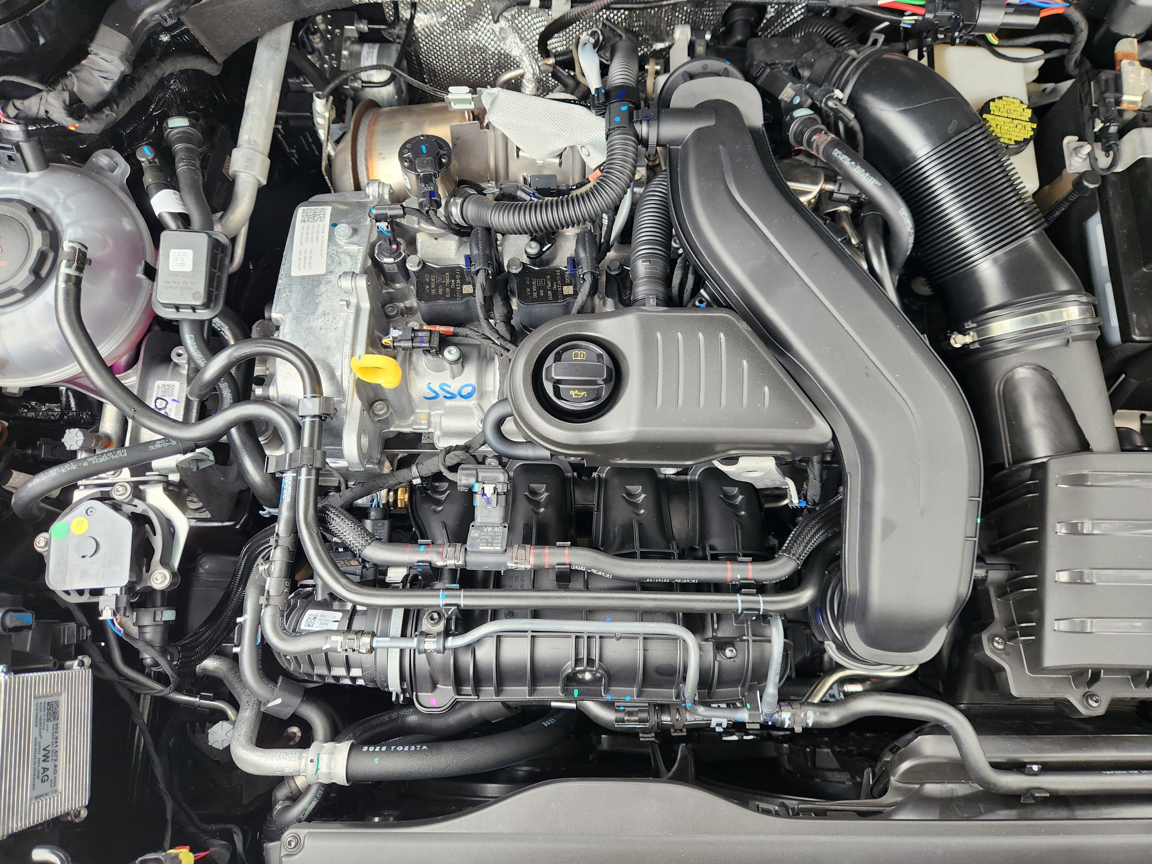 2026 Volkswagen Taos SE Black