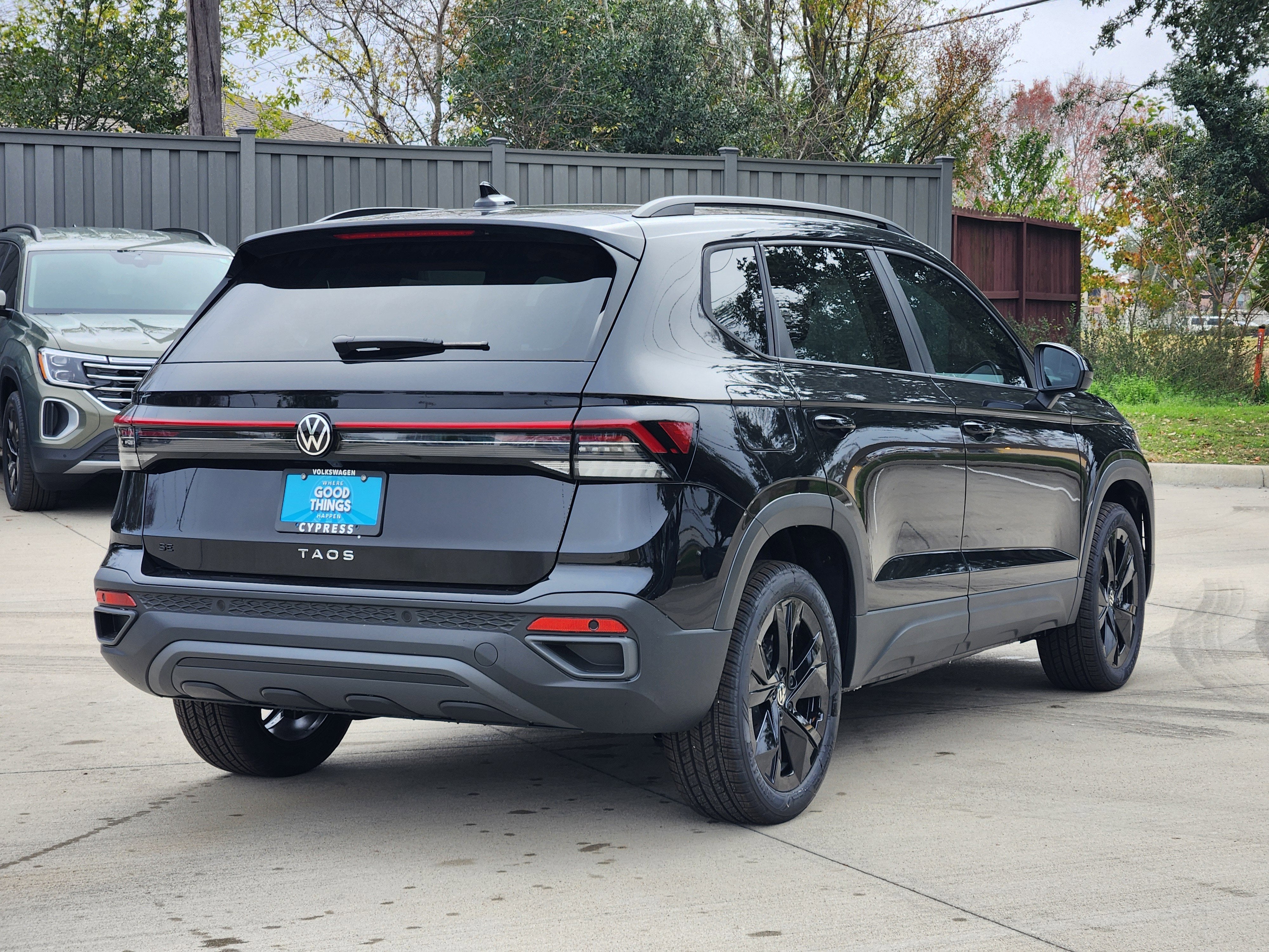 2026 Volkswagen Taos SE Black