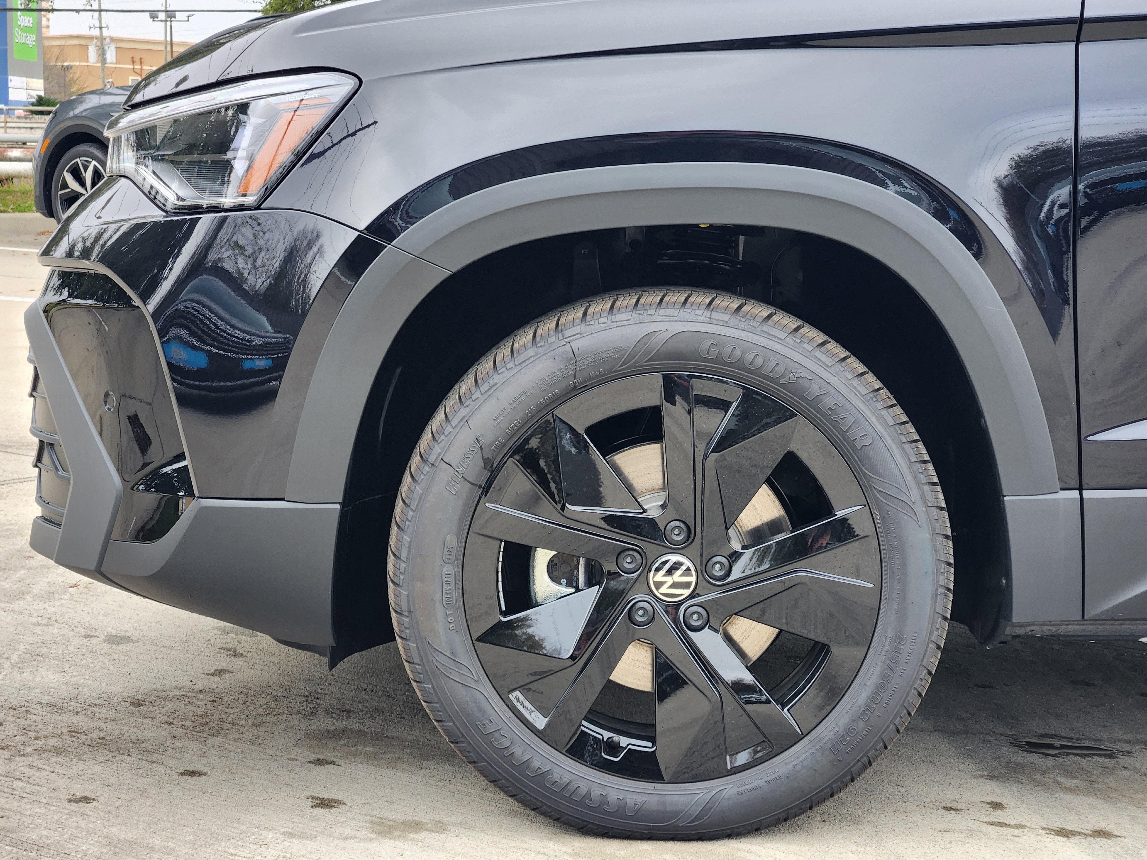 2026 Volkswagen Taos SE Black