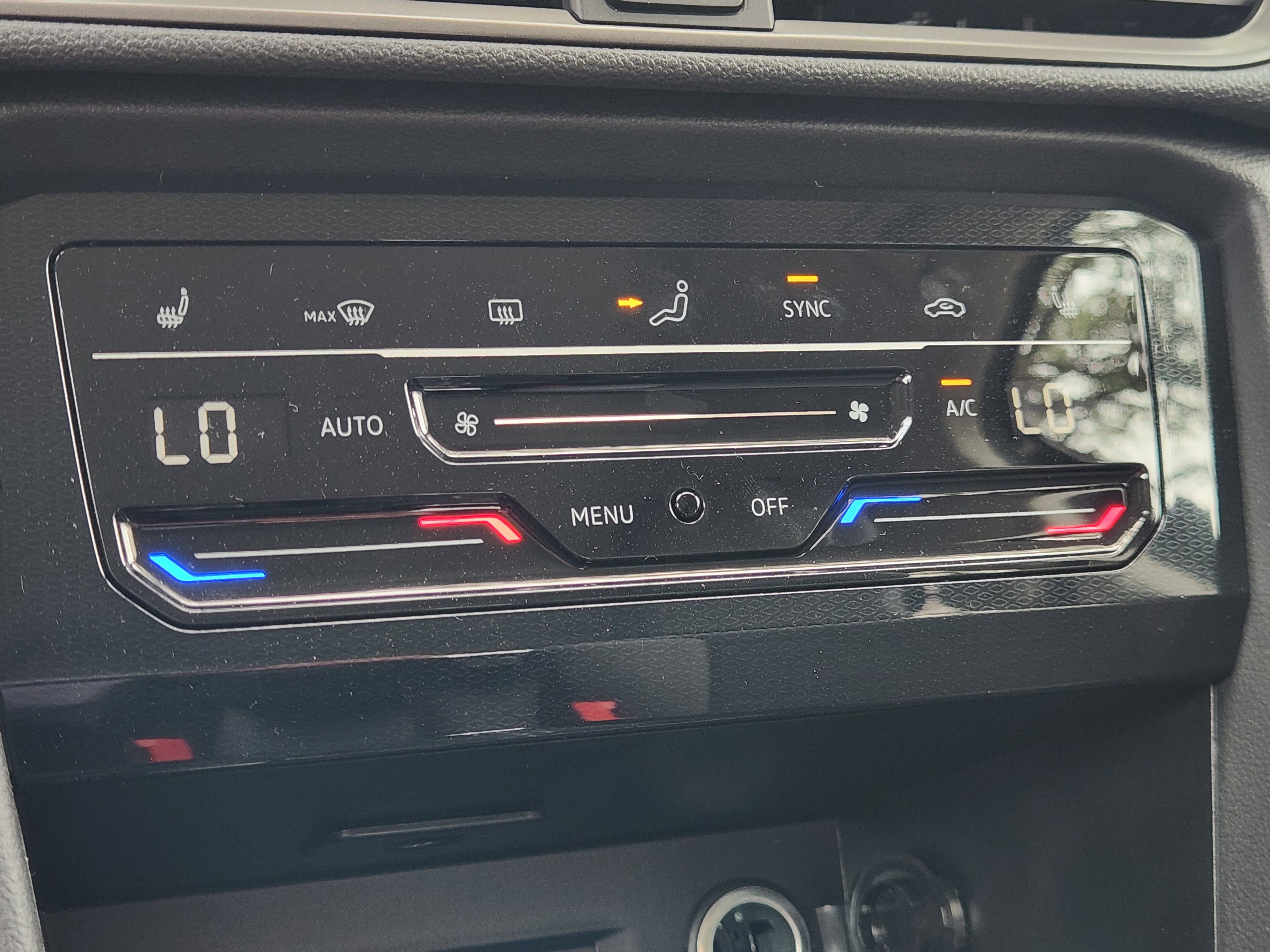 2026 Volkswagen Taos SE Black