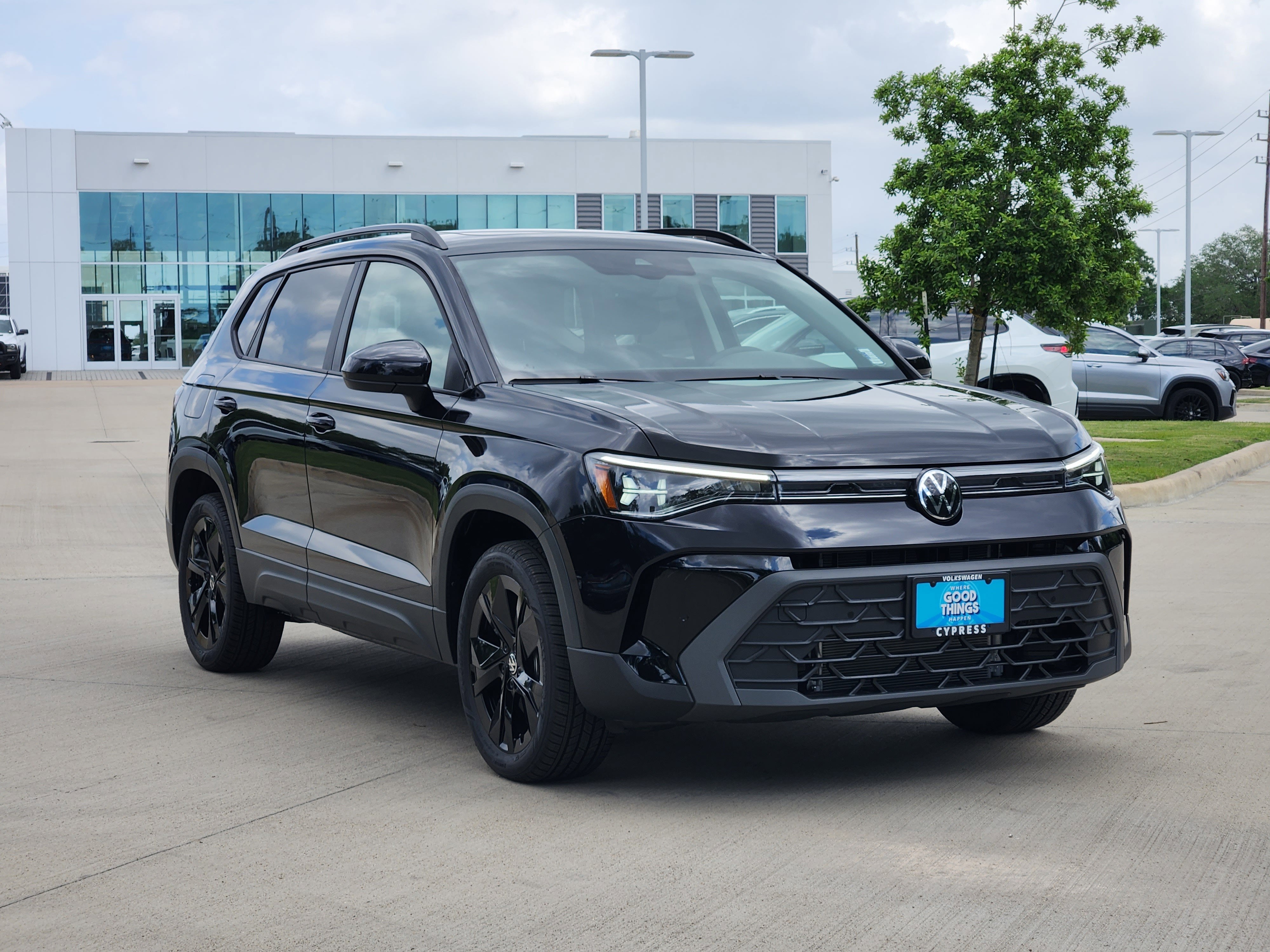 2026 Volkswagen Taos SE Black