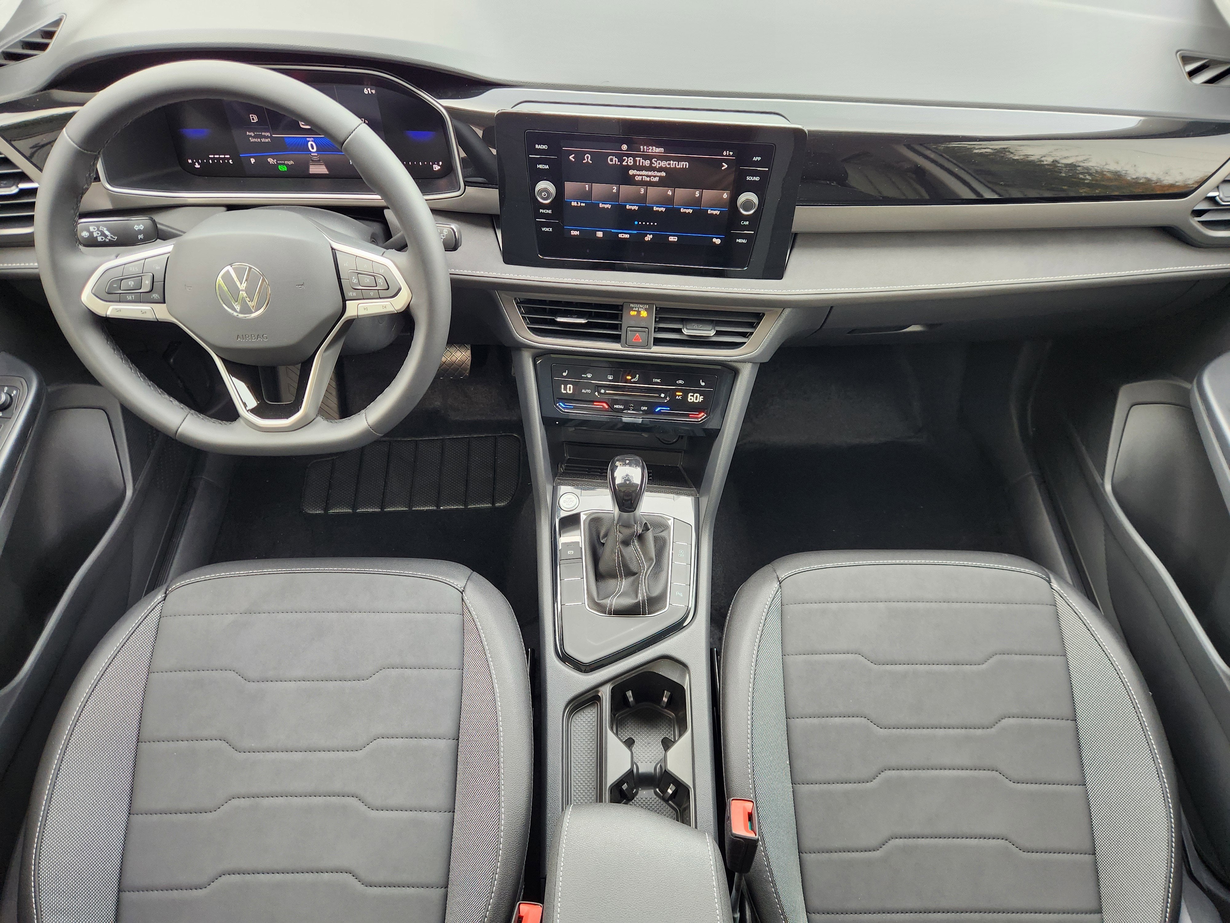 2026 Volkswagen Taos SE Black