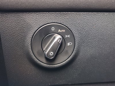 2026 Volkswagen Taos SE Black