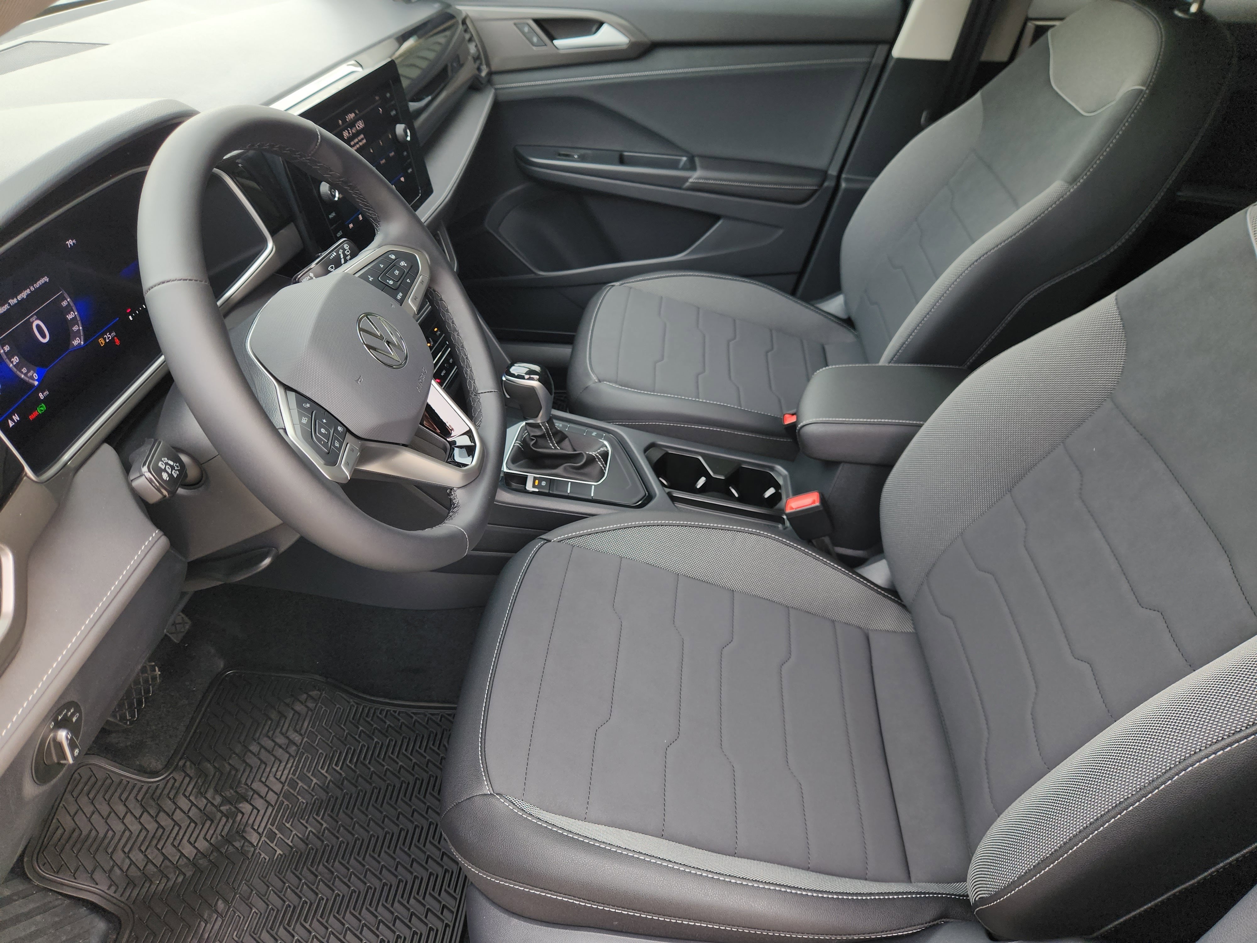 2026 Volkswagen Taos SE Black