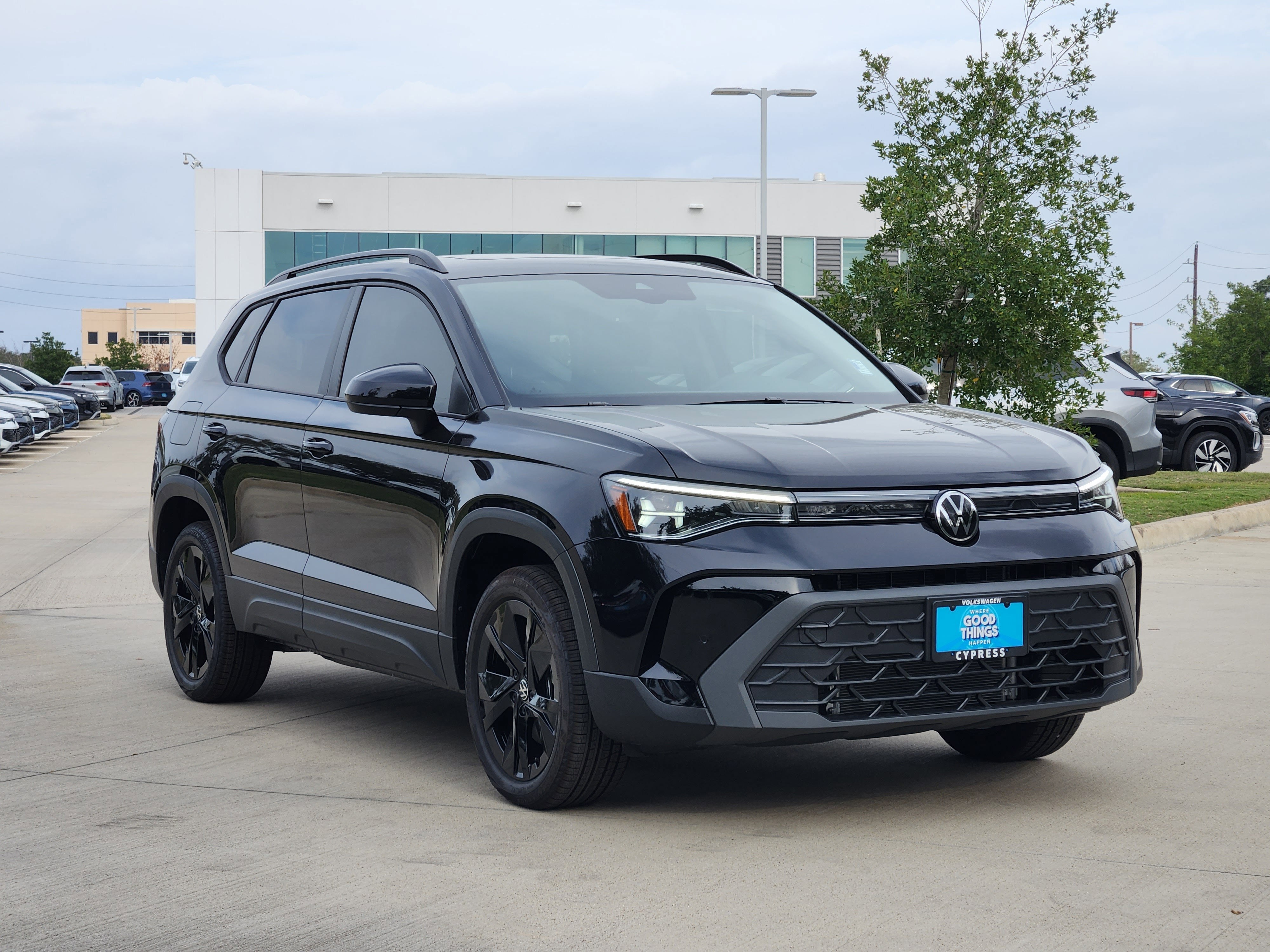 2026 Volkswagen Taos SE Black