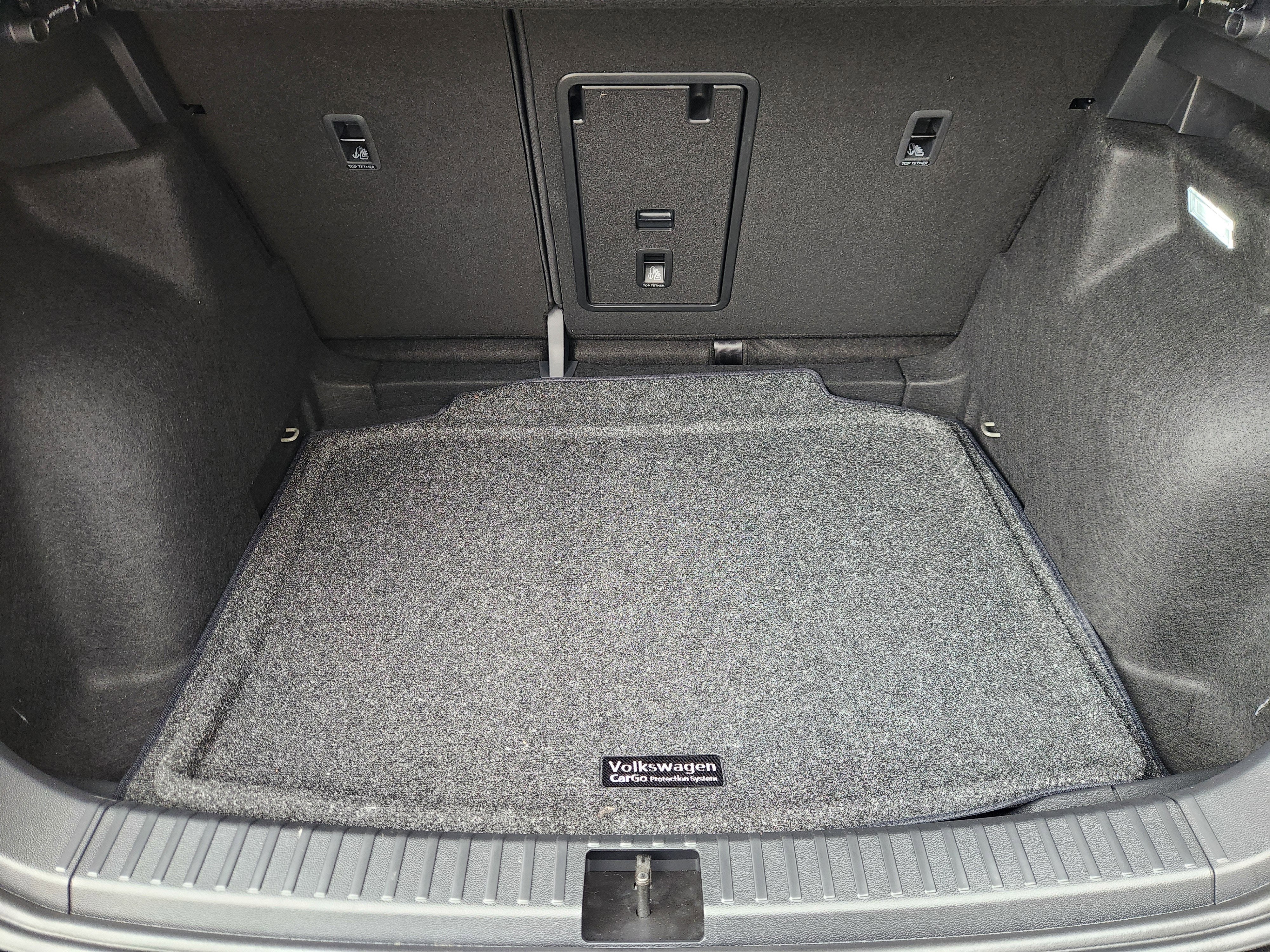 2026 Volkswagen Taos SE Black