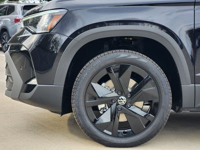 2026 Volkswagen Taos SE Black