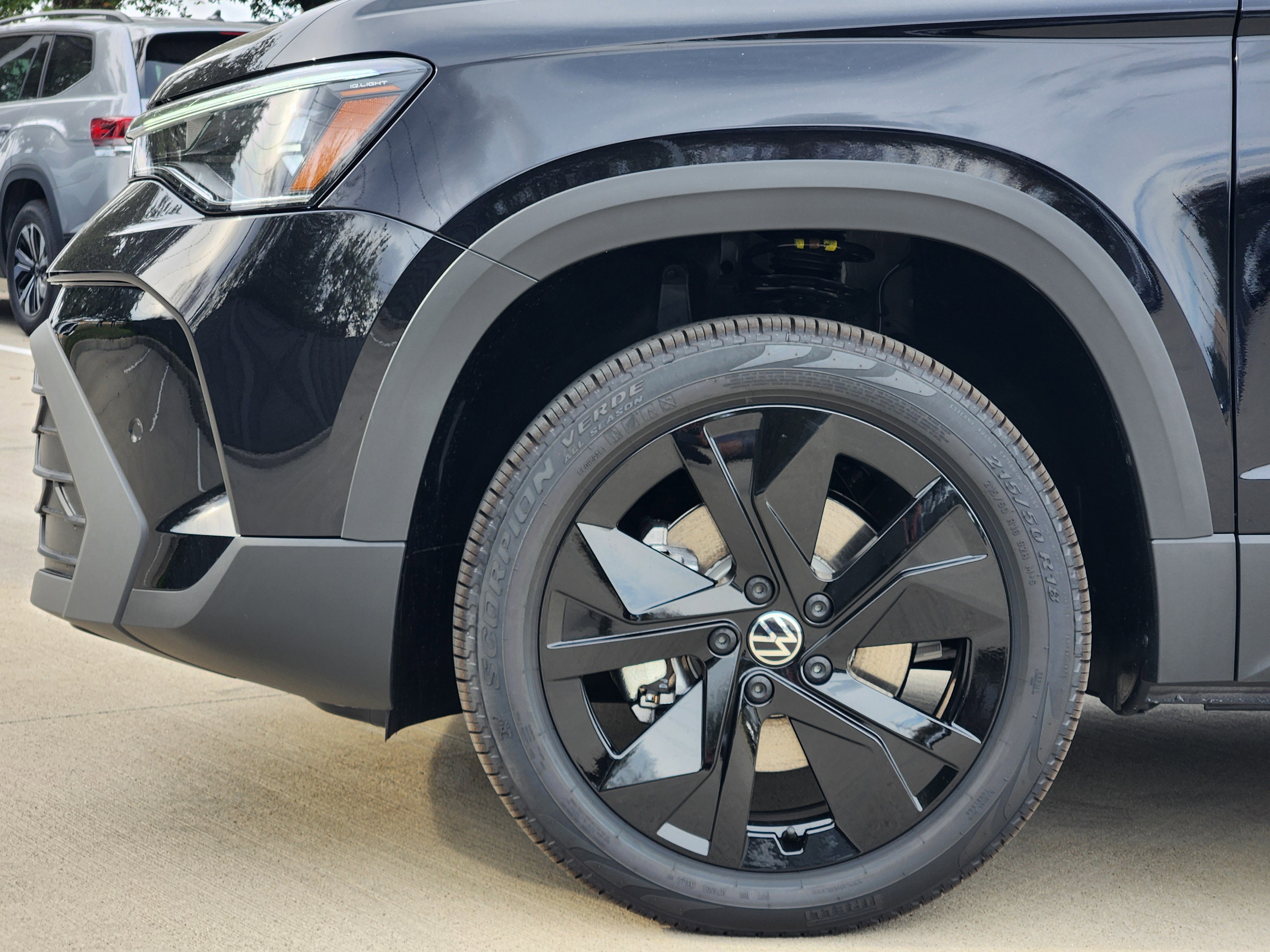 2026 Volkswagen Taos SE Black