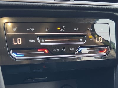 2027 Volkswagen Taos SE Black