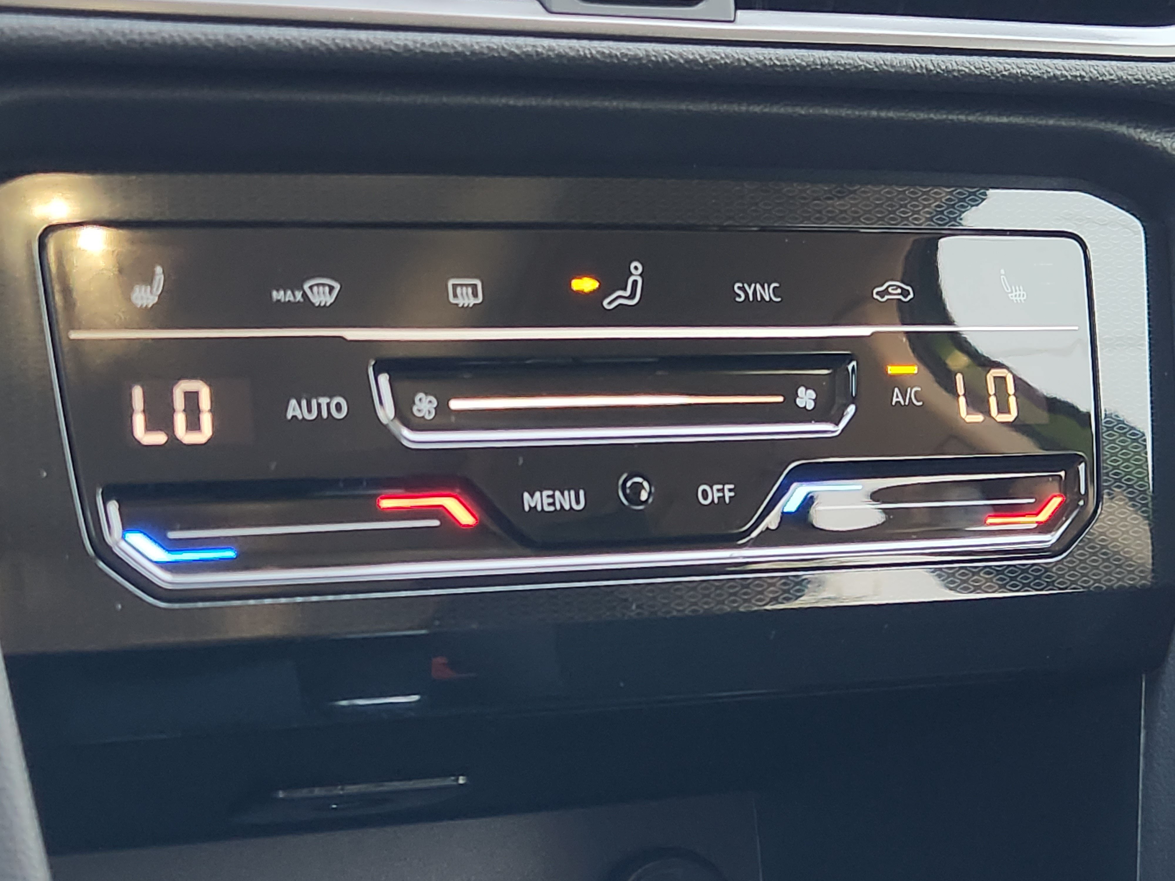 2027 Volkswagen Taos SE Black