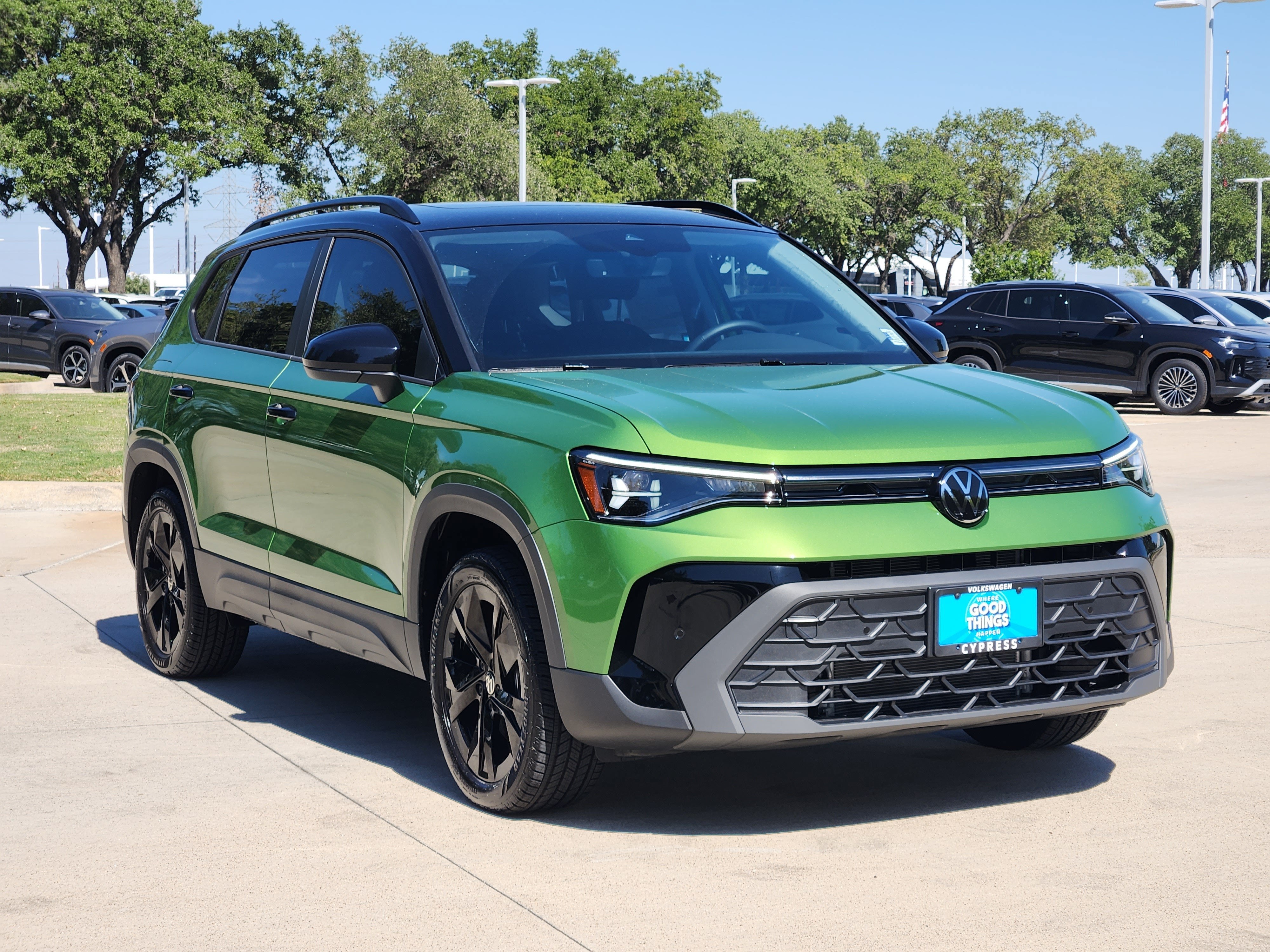 2027 Volkswagen Taos SE Black