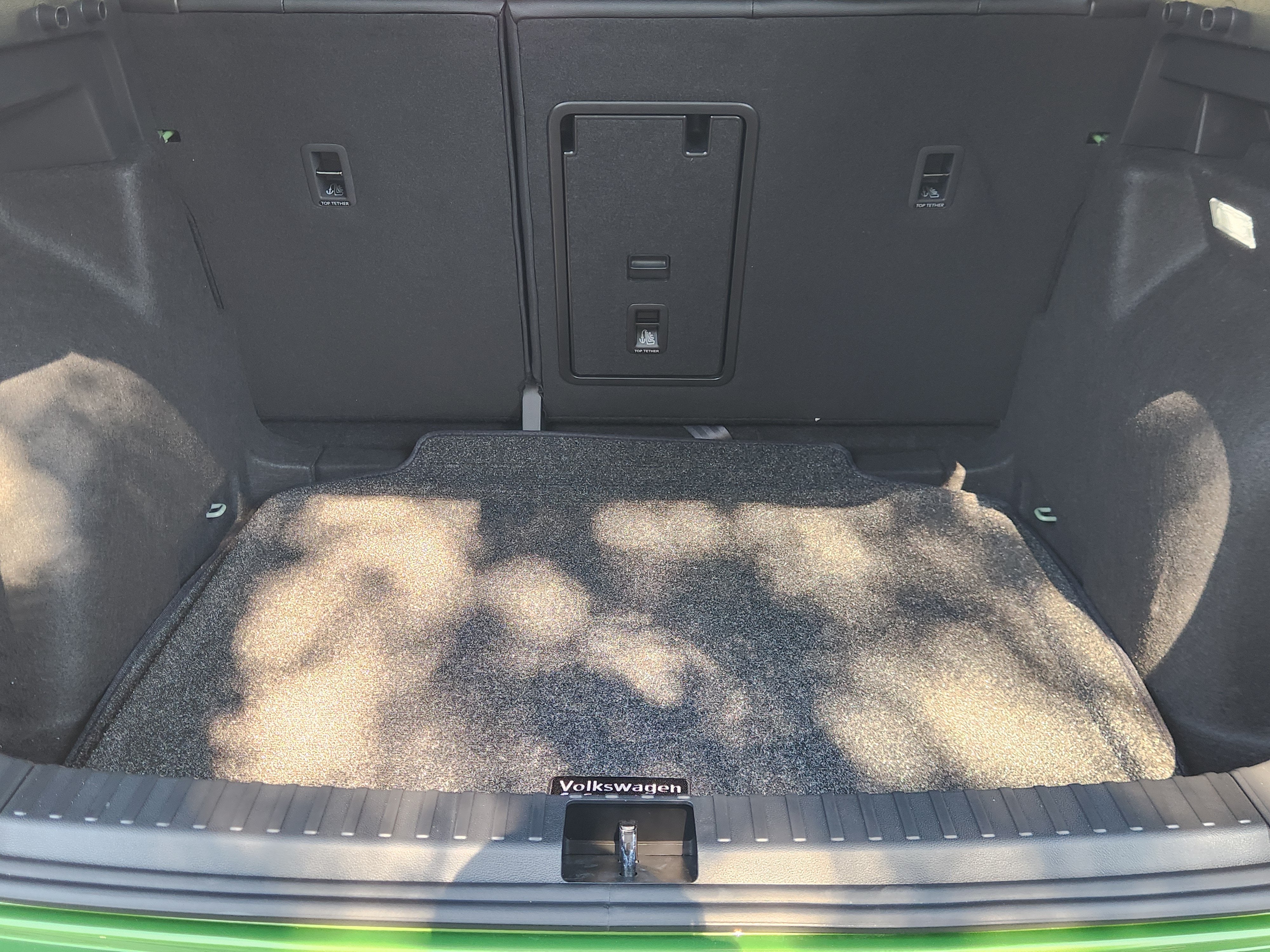 2027 Volkswagen Taos SE Black