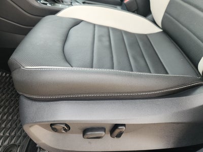 2025 Volkswagen Taos SEL
