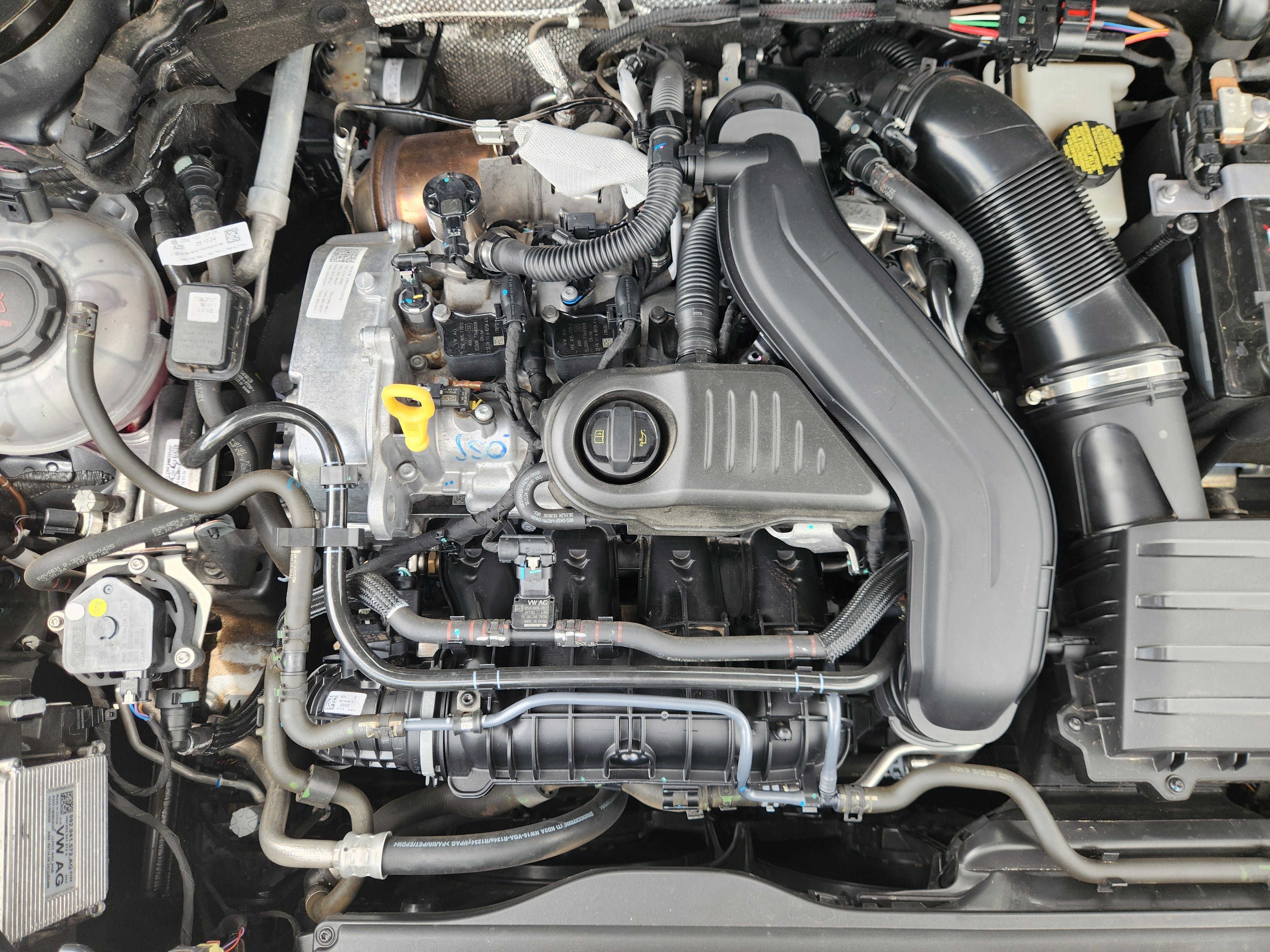 2025 Volkswagen Taos SEL