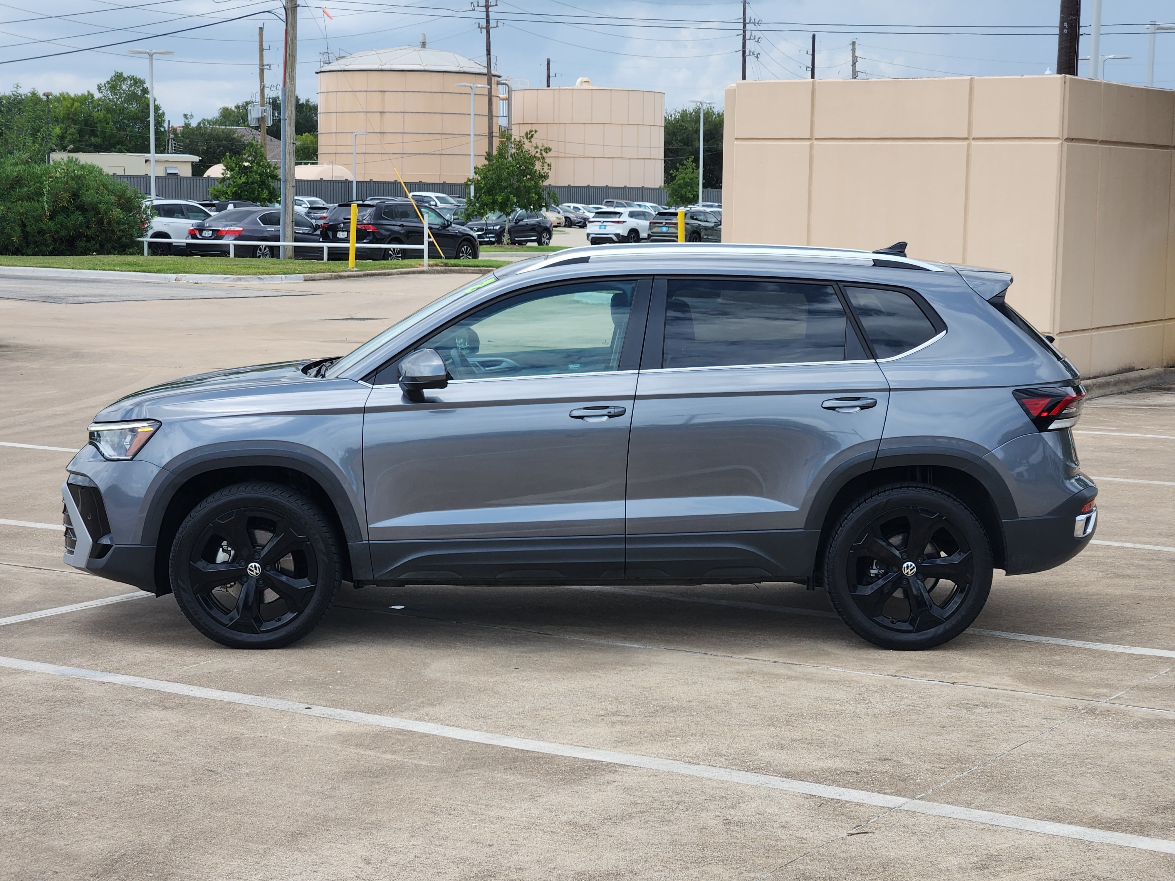 2025 Volkswagen Taos SEL
