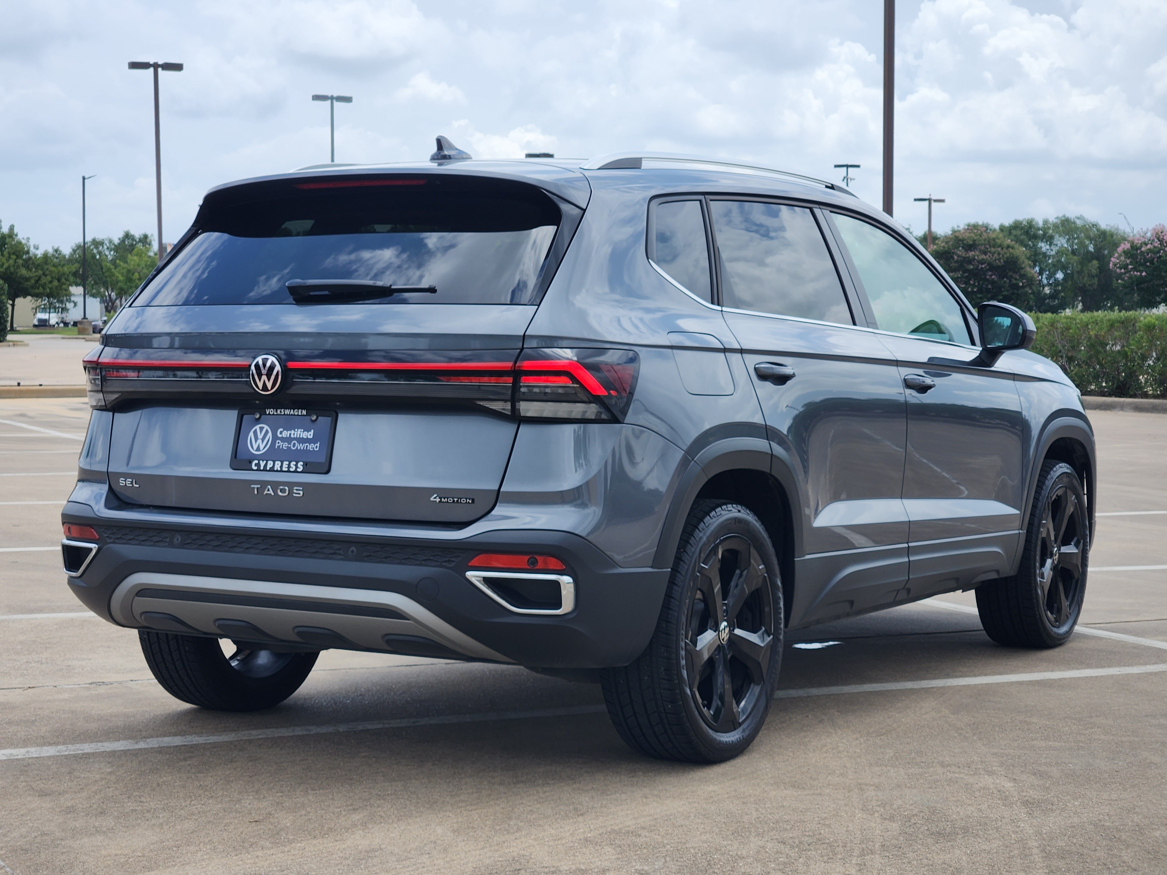 2025 Volkswagen Taos SEL