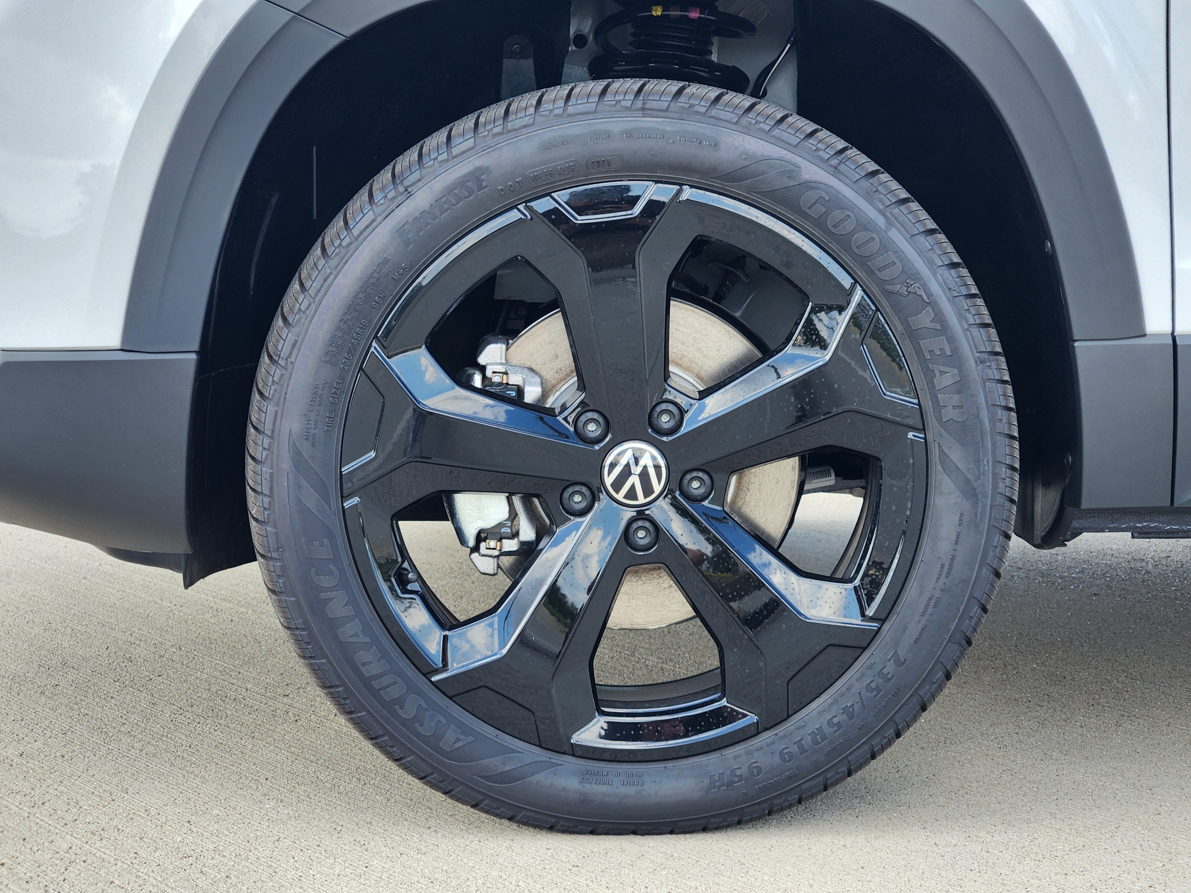 2026 Volkswagen Taos SEL