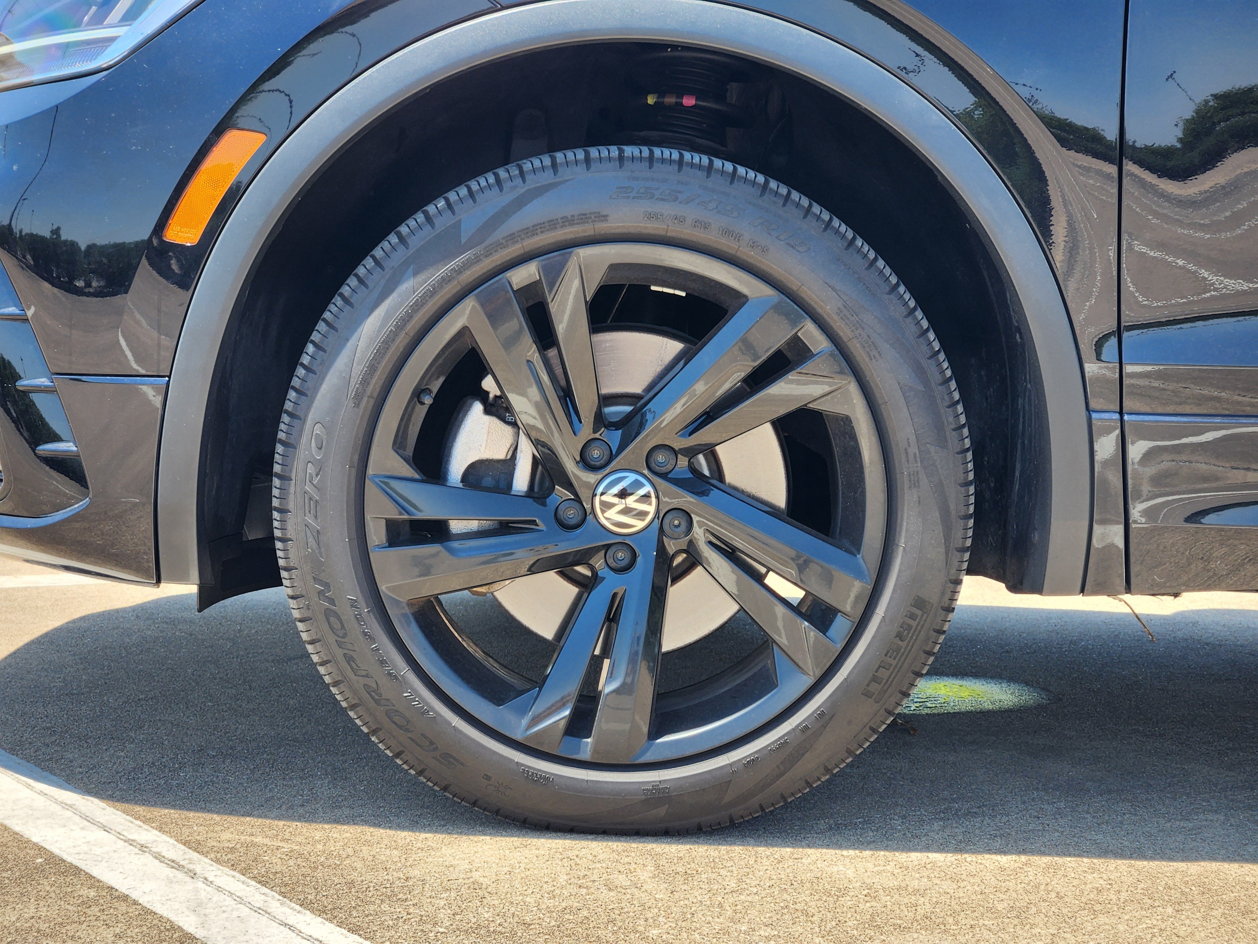 2024 Volkswagen Tiguan SE R-Line Black