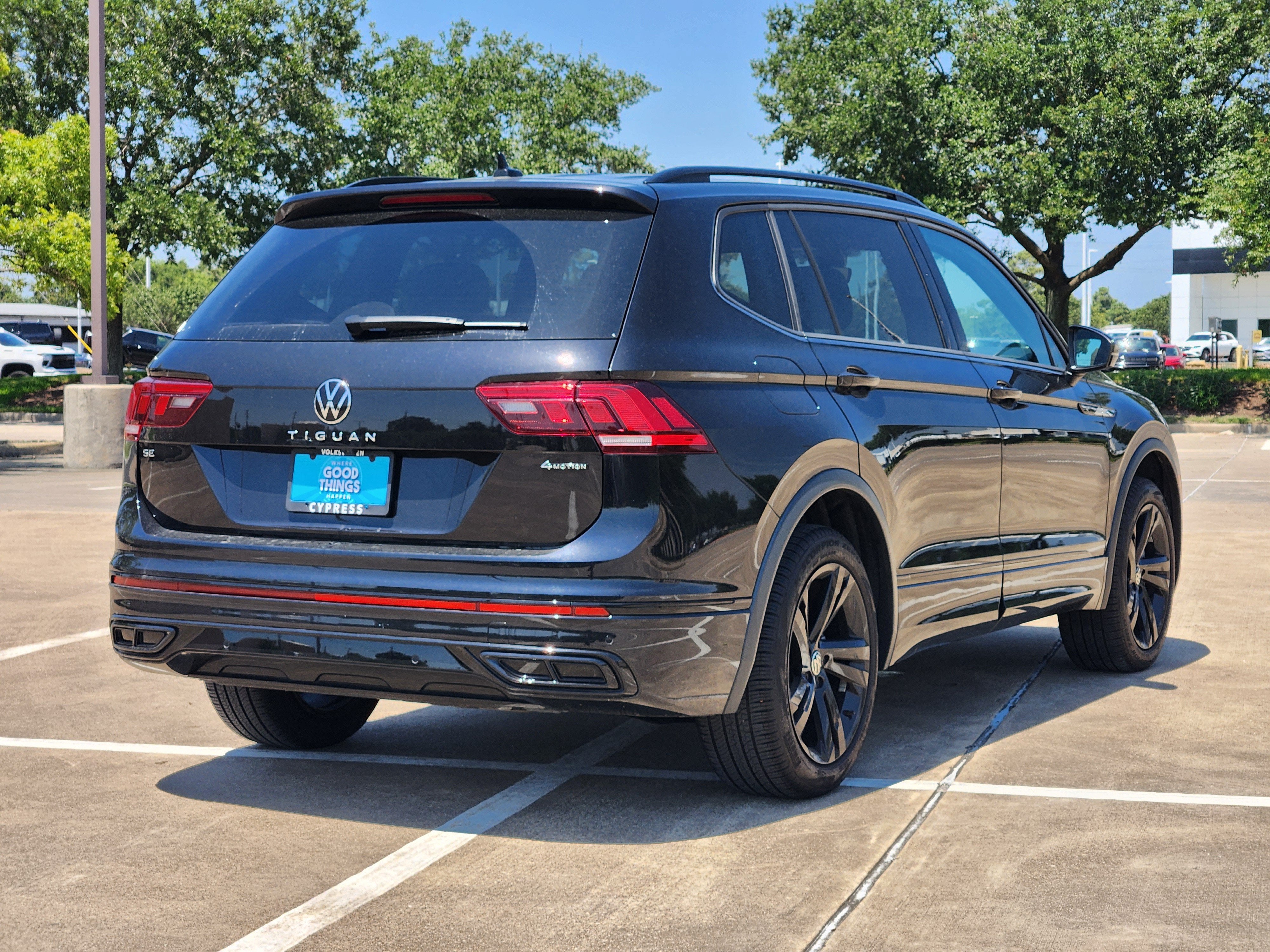 2024 Volkswagen Tiguan SE R-Line Black