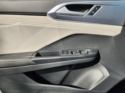 2026 Volkswagen Taos SE