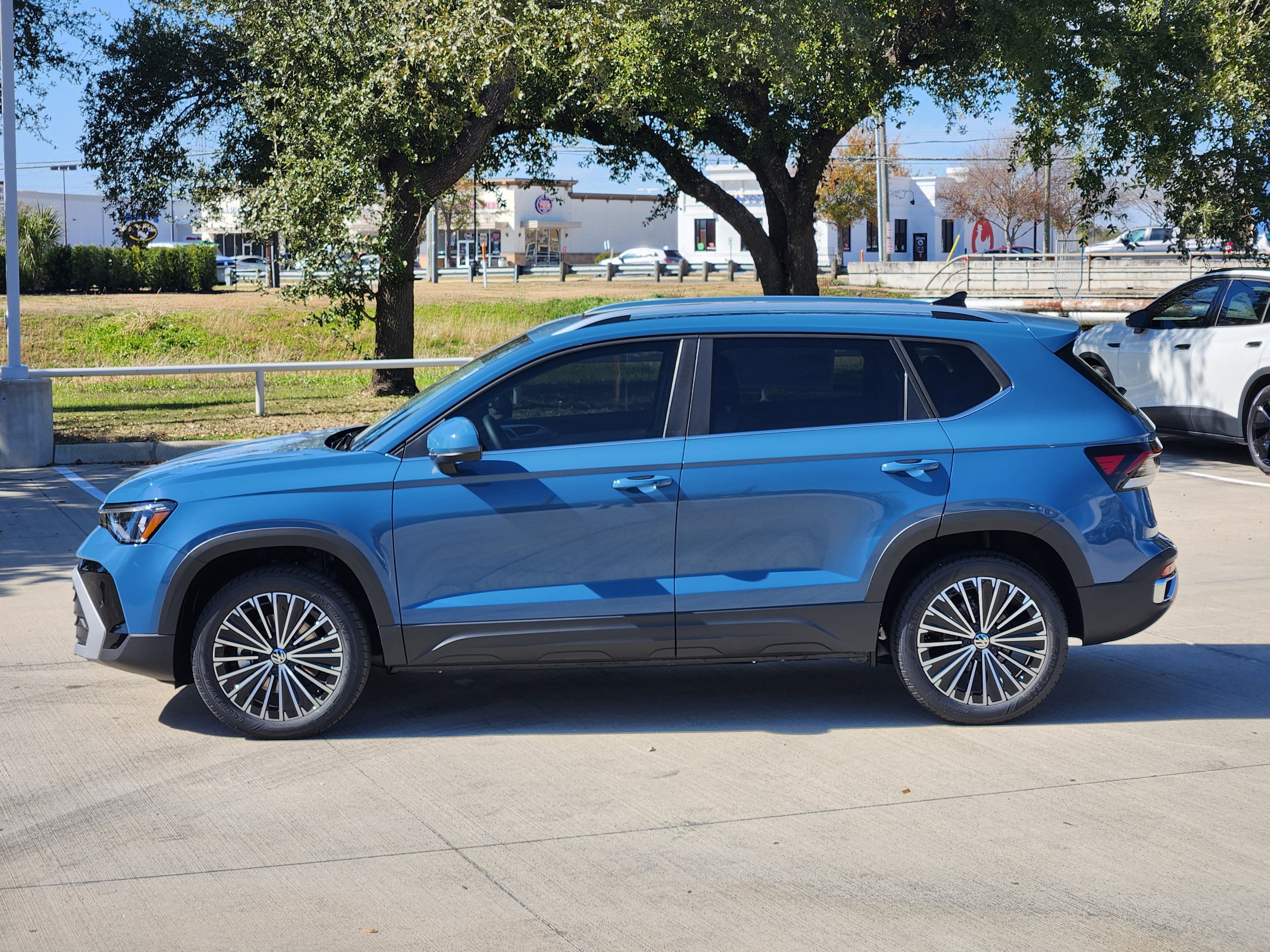 2026 Volkswagen Taos SE