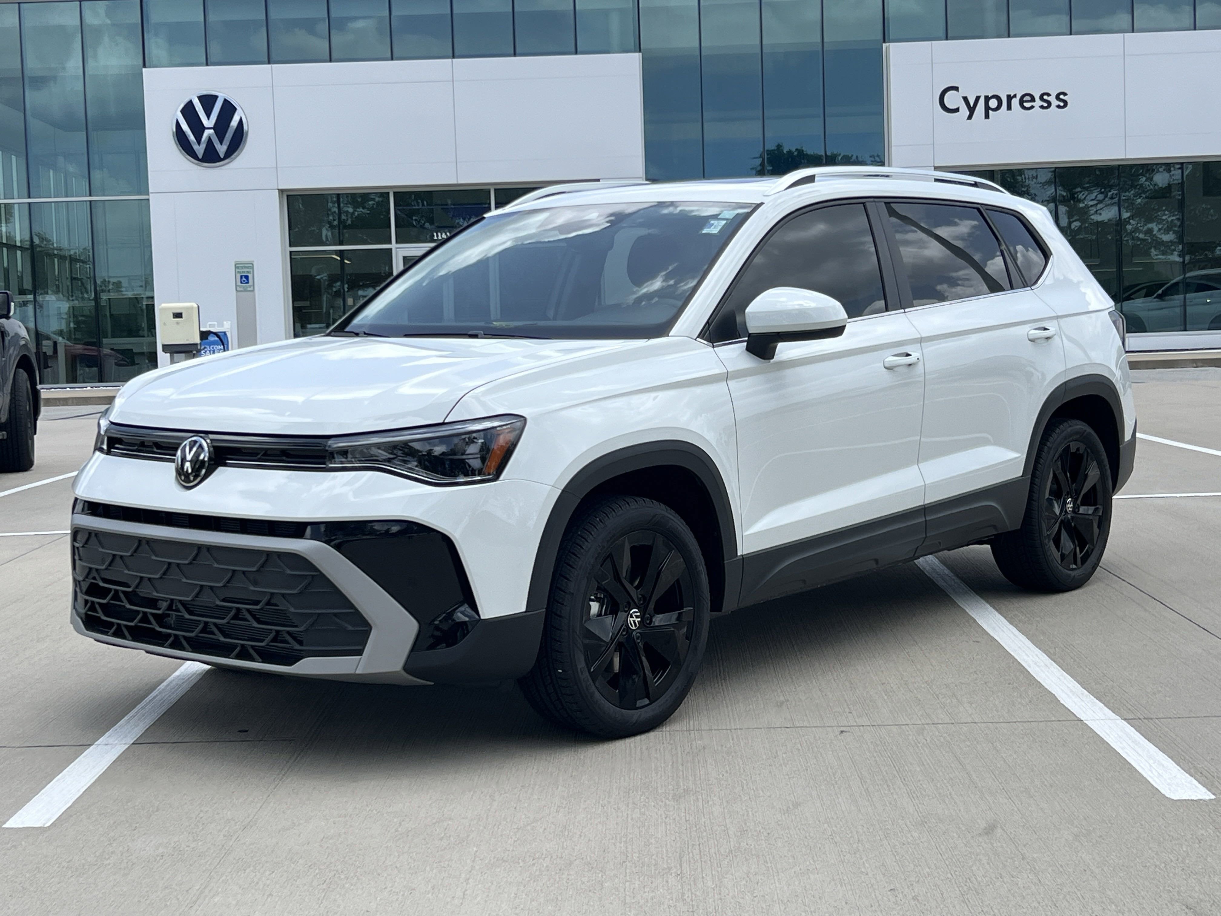 2025 Volkswagen Taos SE