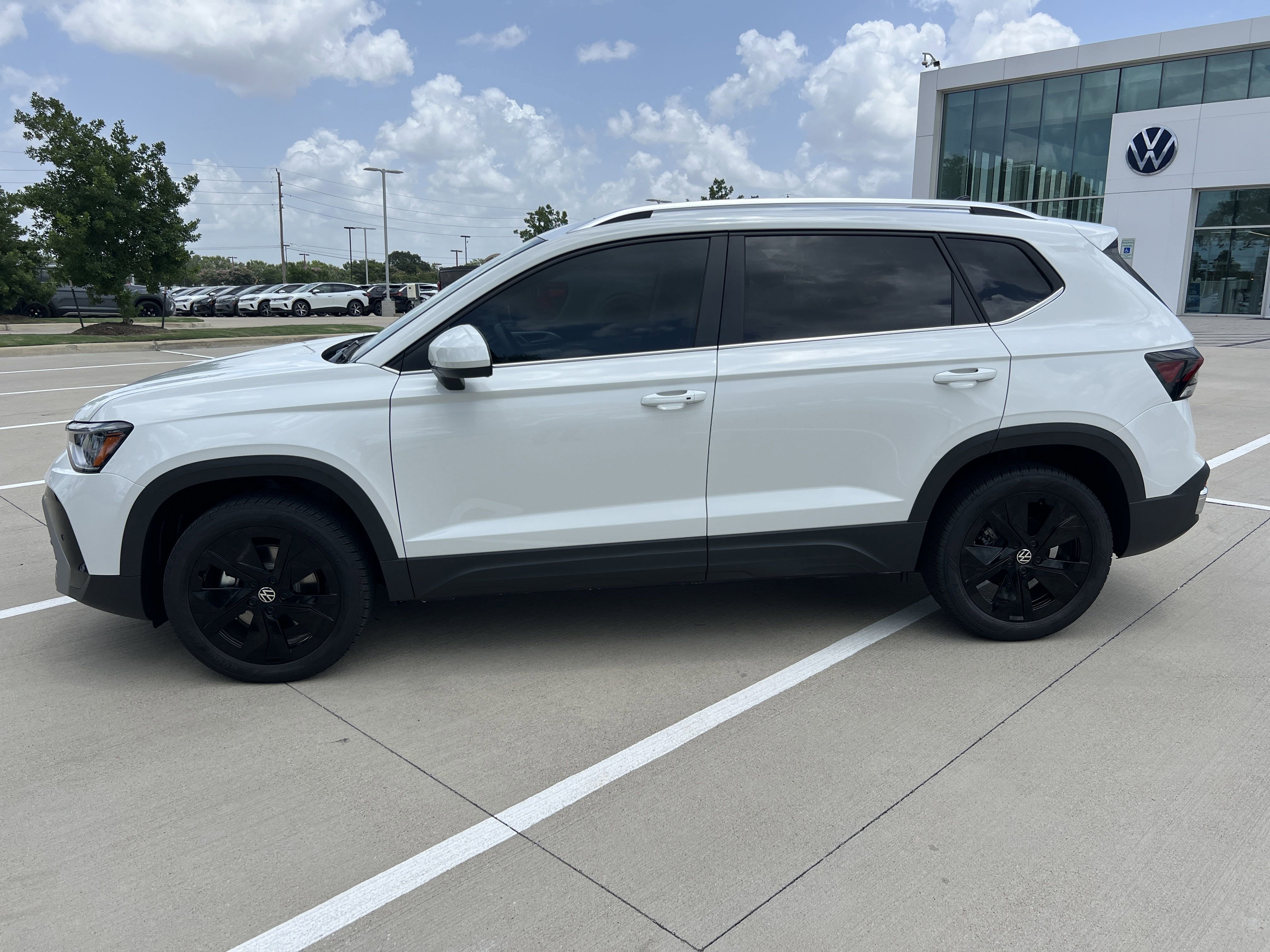 2025 Volkswagen Taos SE